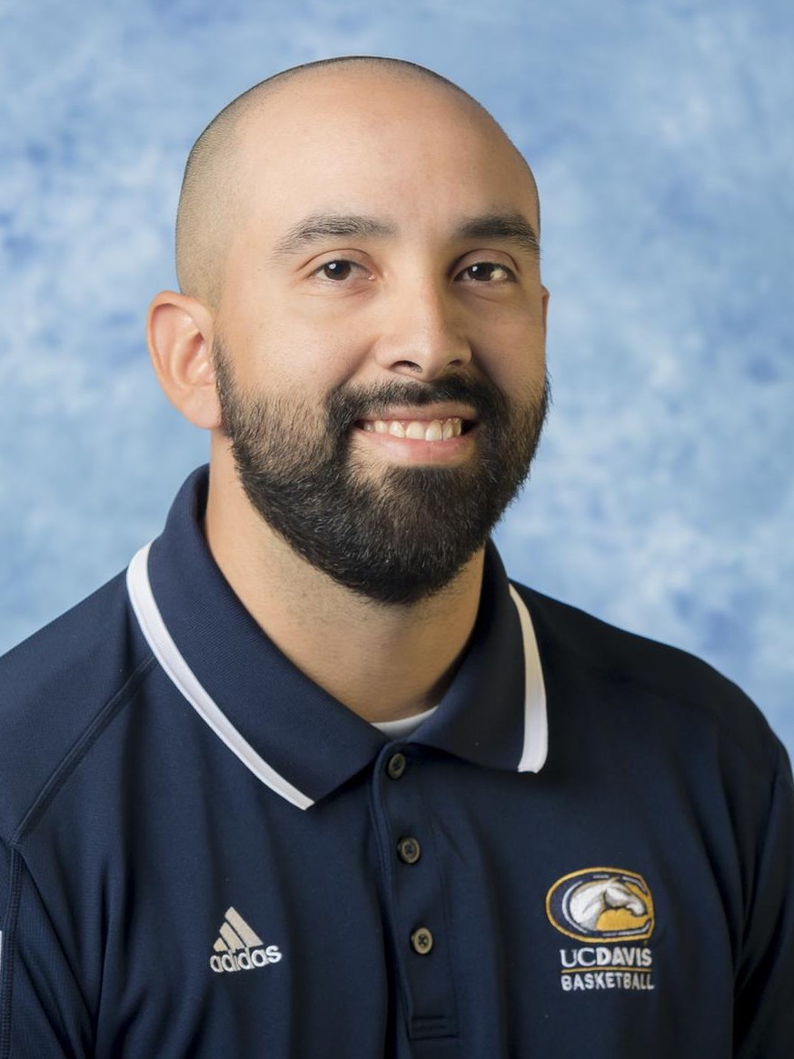 Luis Reyes Headshot