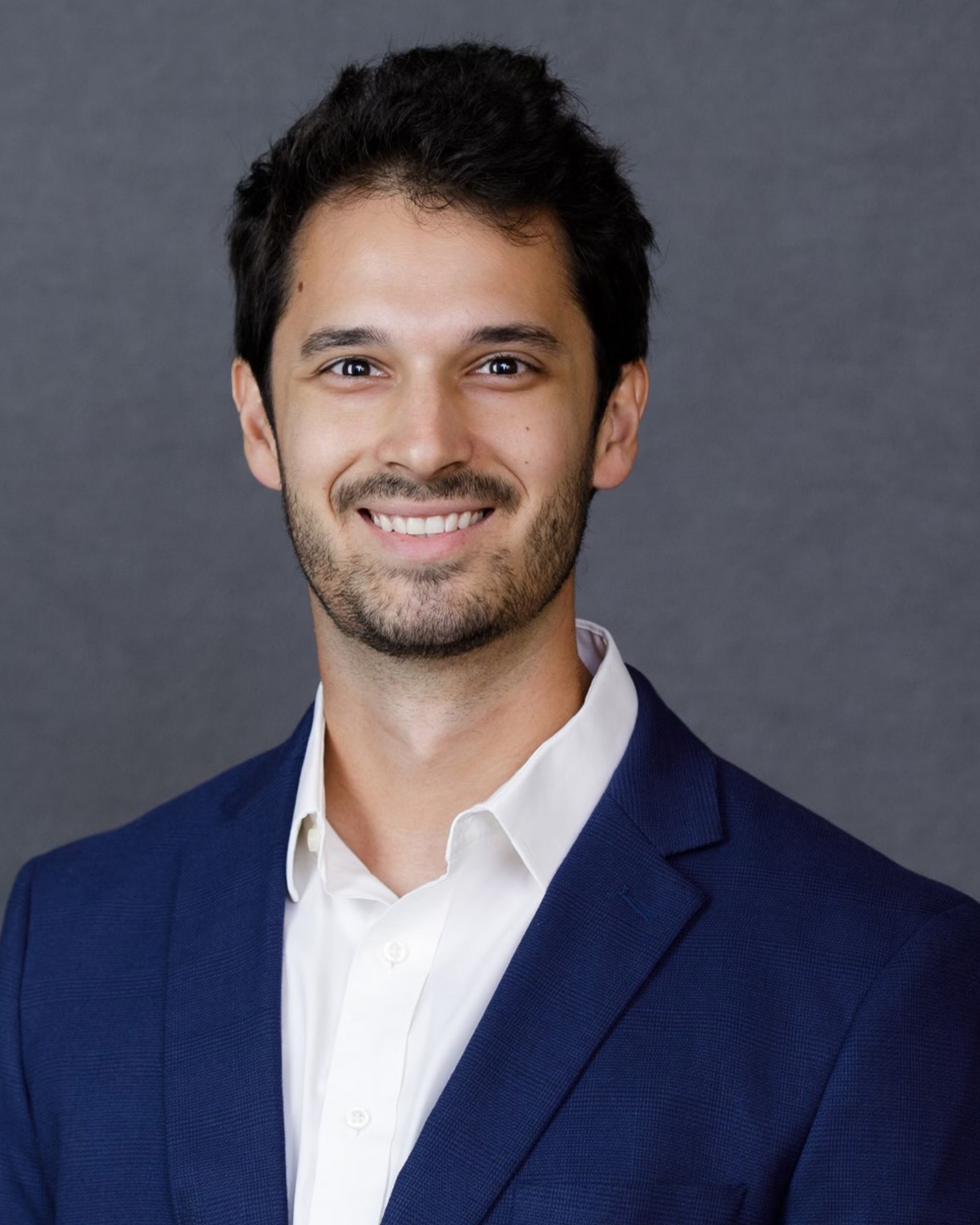 Daniel Viziri Headshot