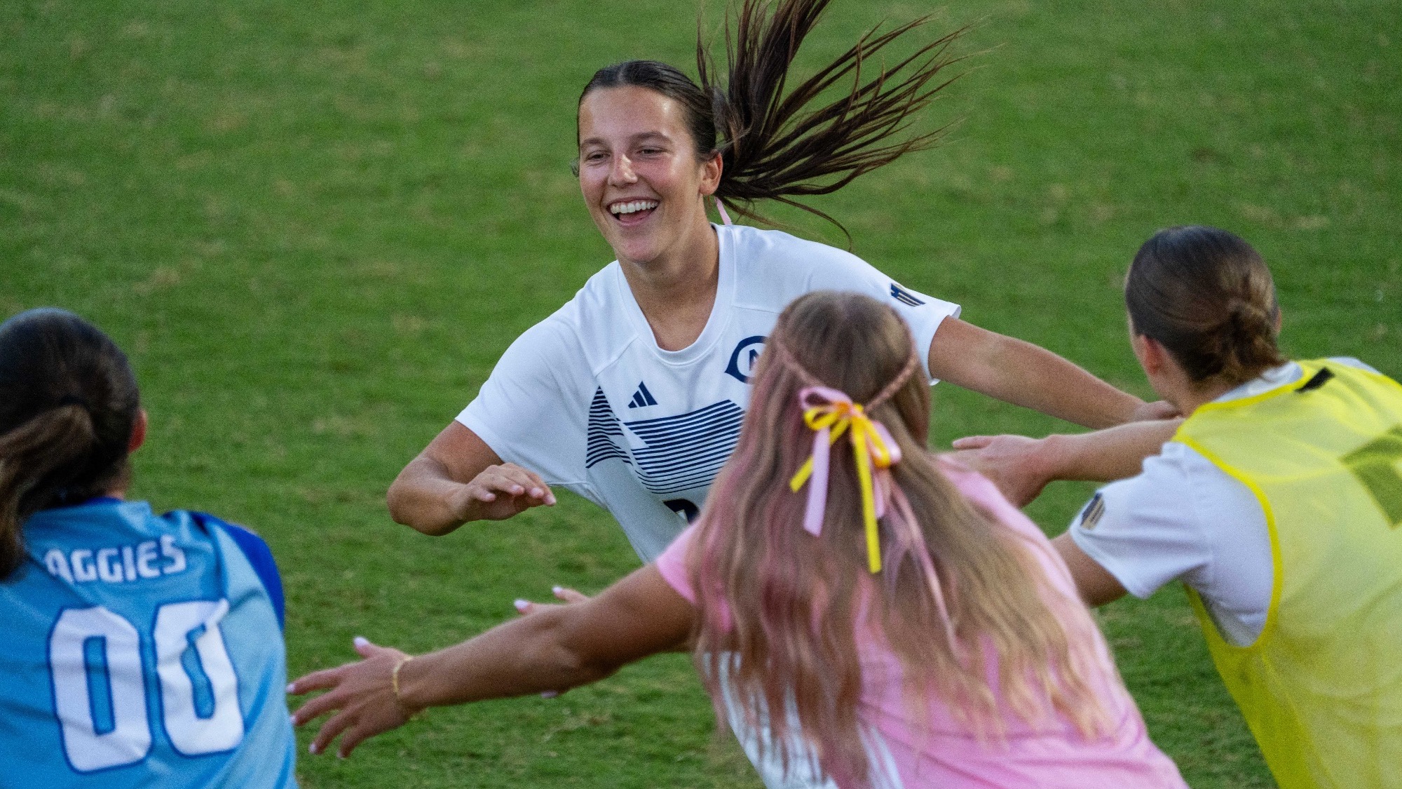 2026-10-16 Kaya Herndon UC Davis And Hawaii Square Off In Mountain West Showdown