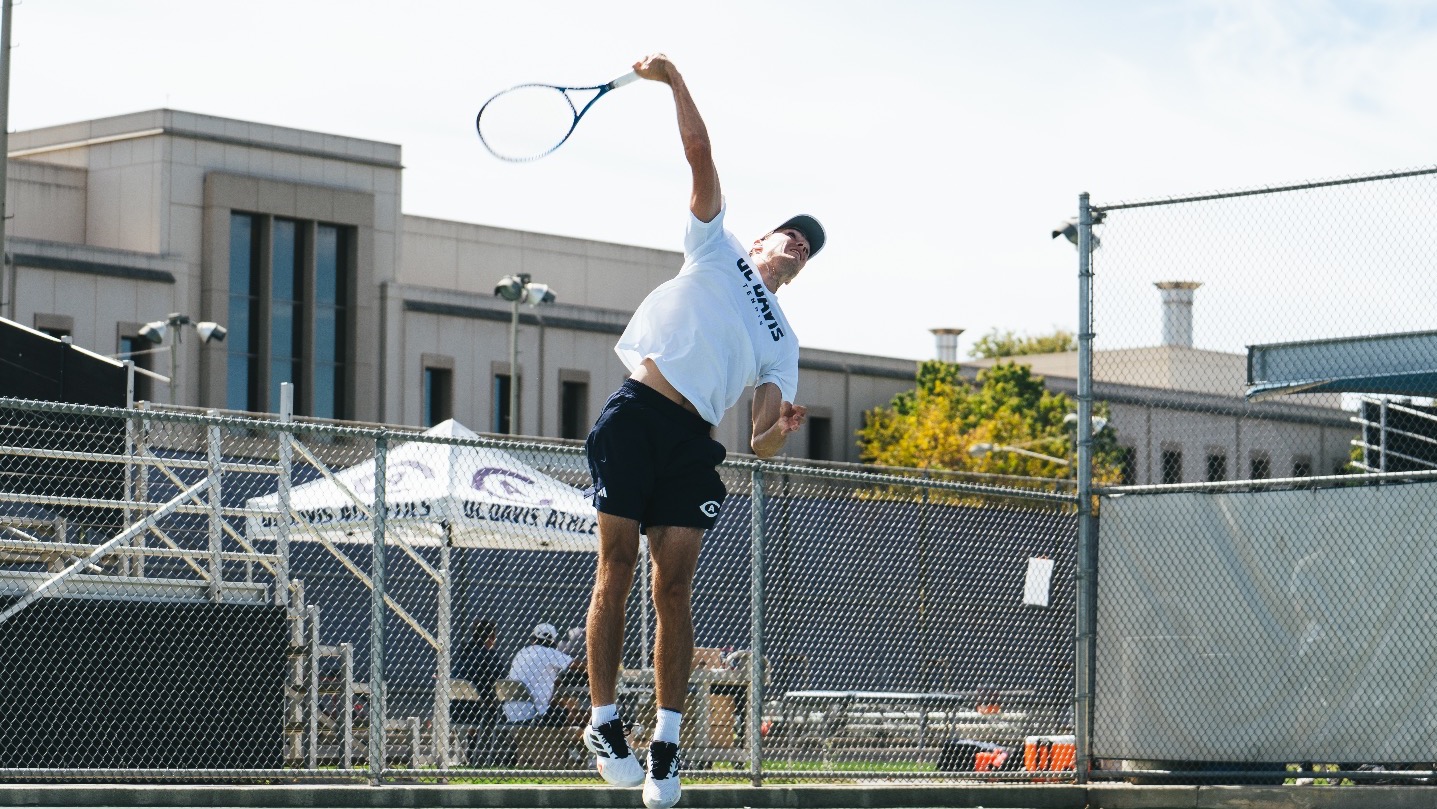 2026-10-17 Ivan Savkin Moves On To Round Of 16 At ITA Northwest Regional