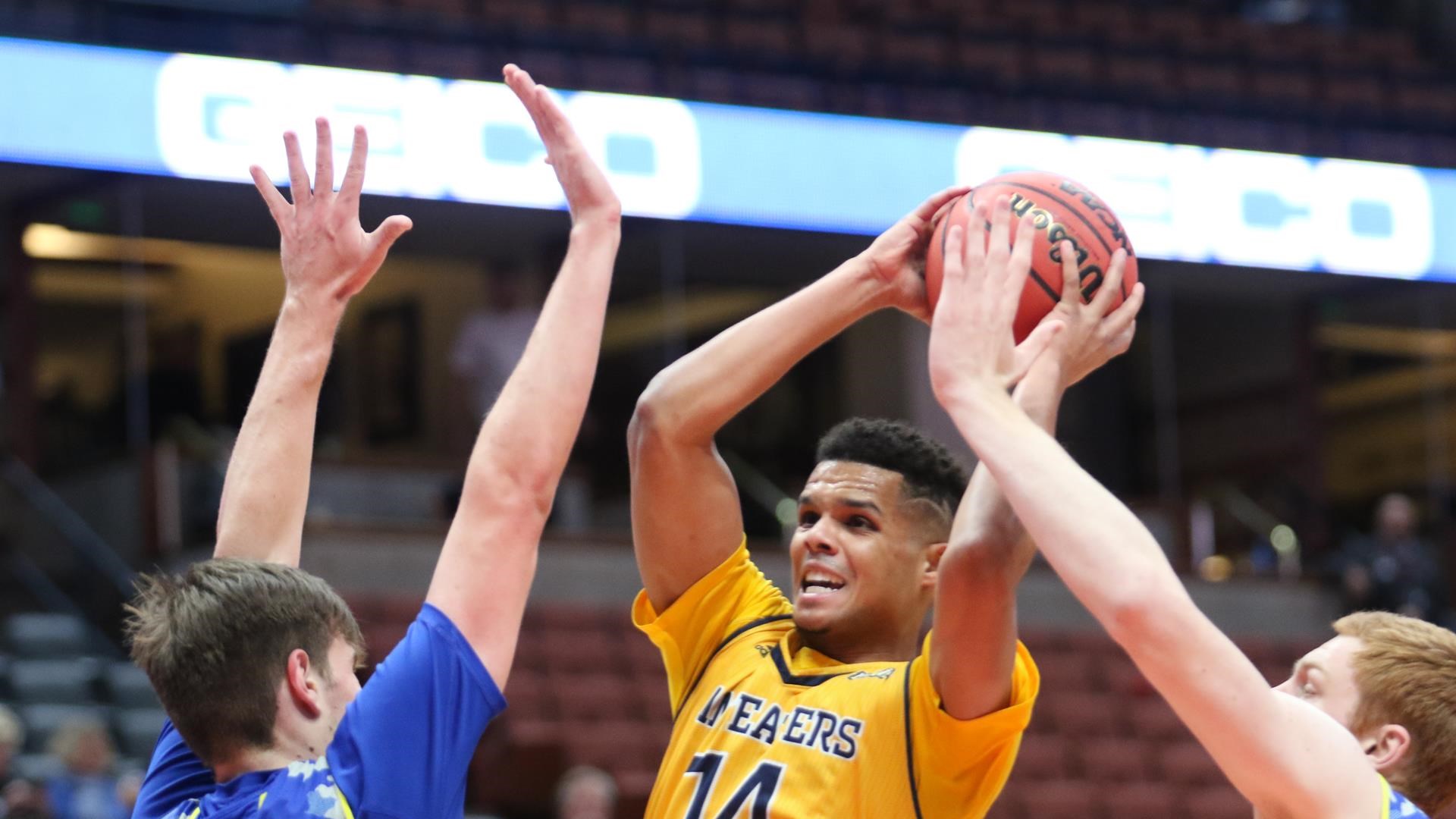Evan Leonard Men's Basketball UCI Athletics