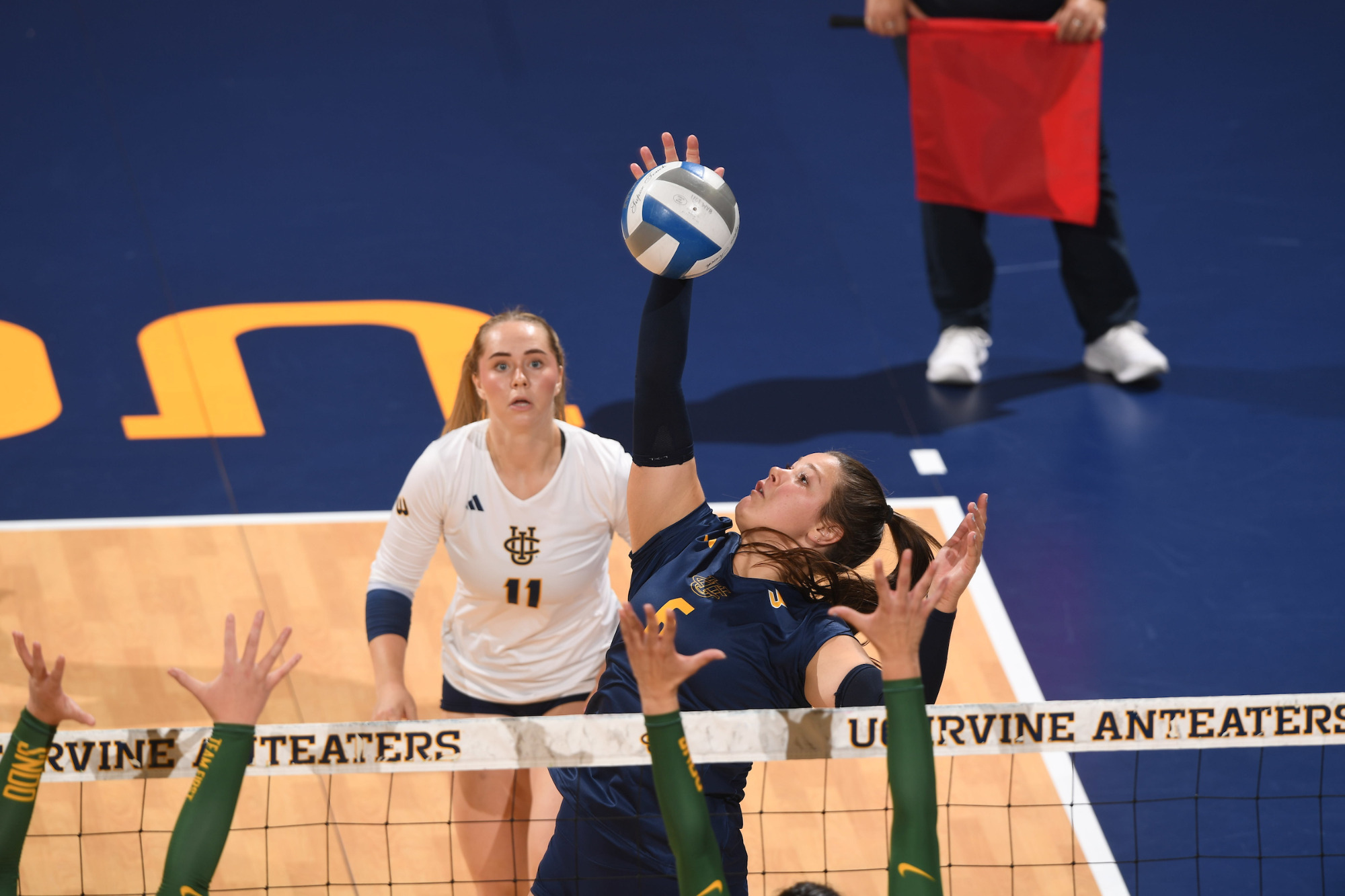 uc-irvine-falls-in-five-at-cal-poly-uci-athletics