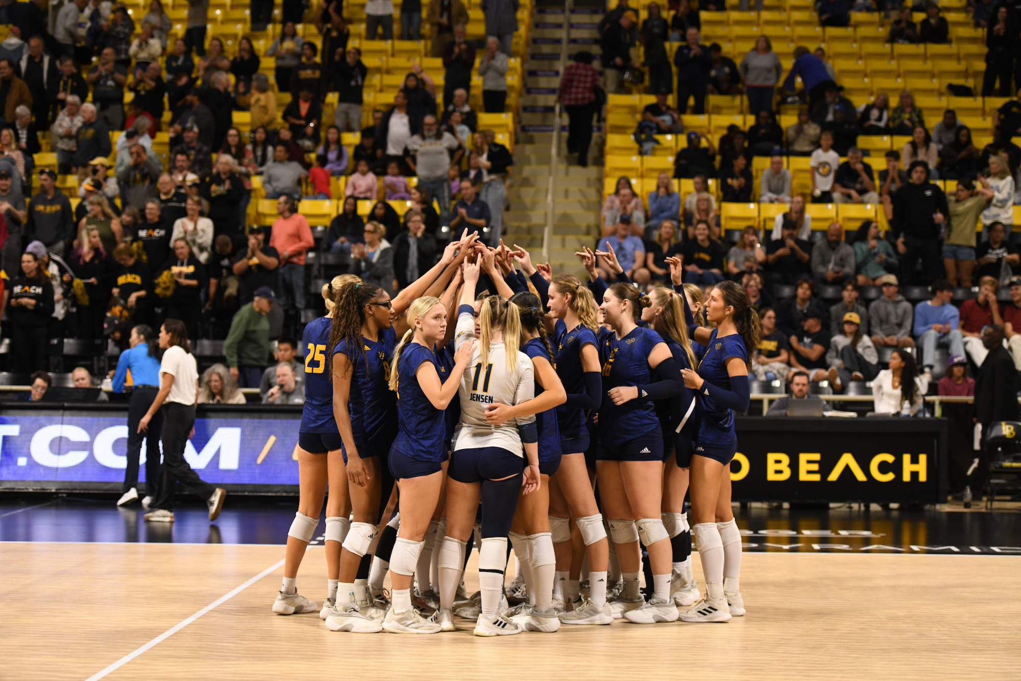 Huddle-WVB-25