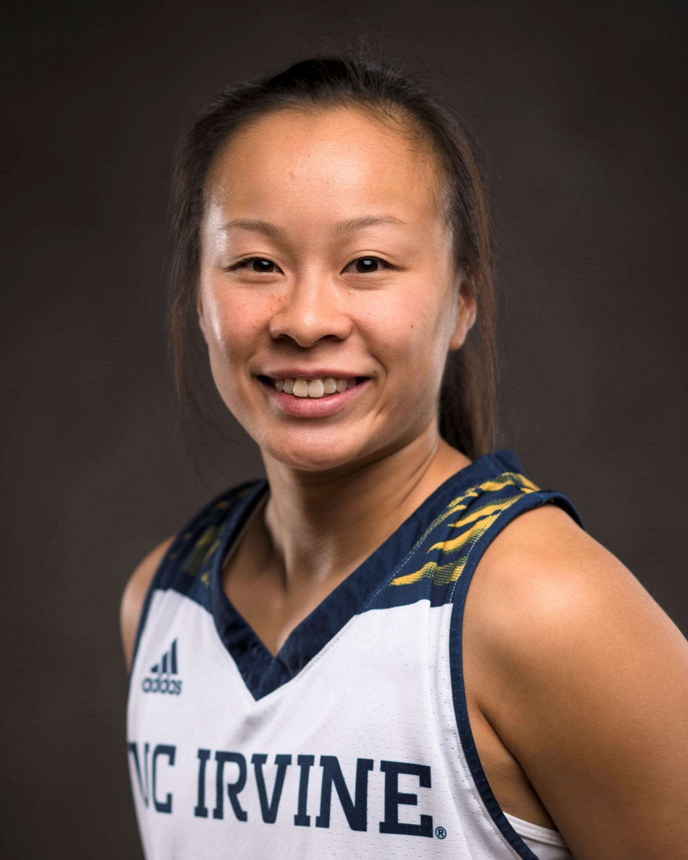 lauren-saiki-wbb-2025-assistant-temp-mug