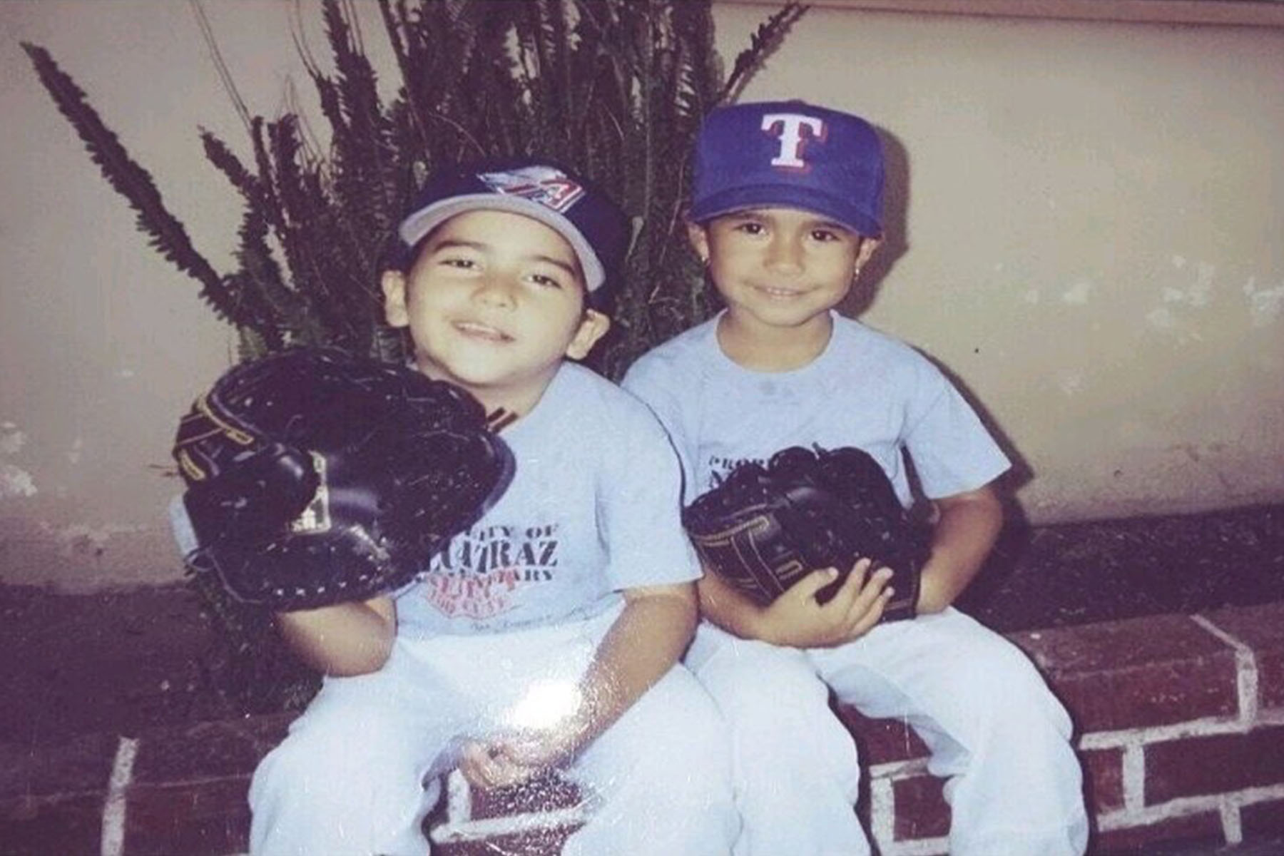 Tudon Twins Cover Photo 