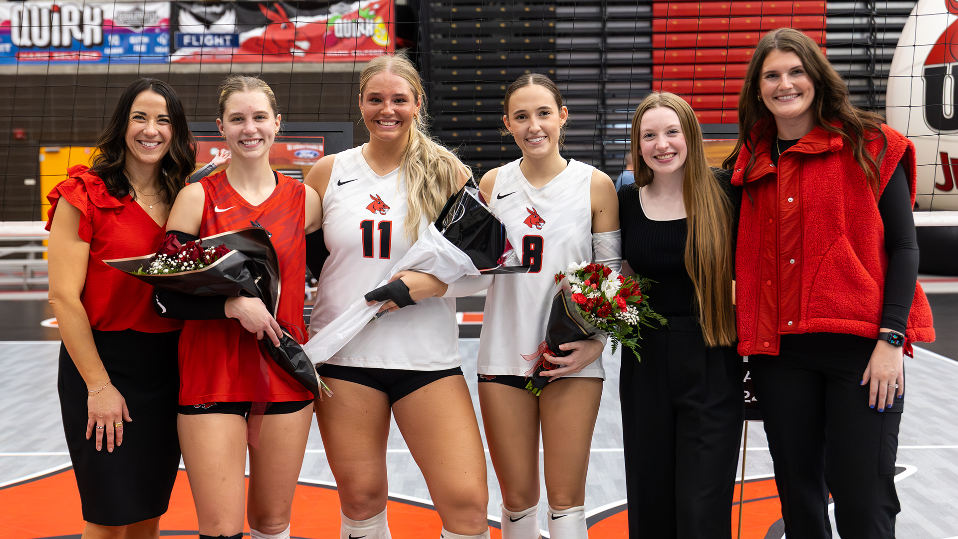 2025 Jennies Volleyball Seniors with Coaches
