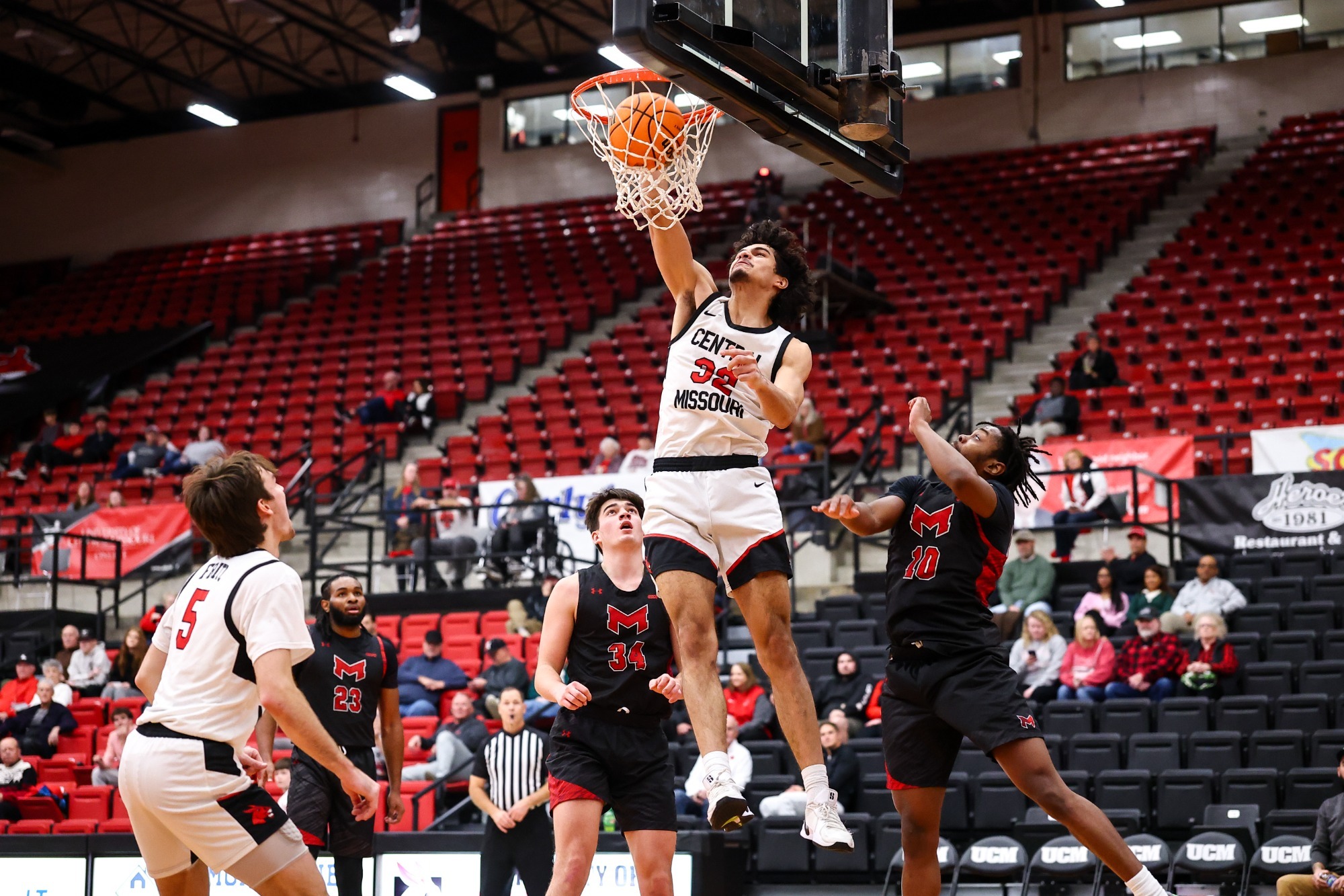 Trinell Parker dunk vs Maryville