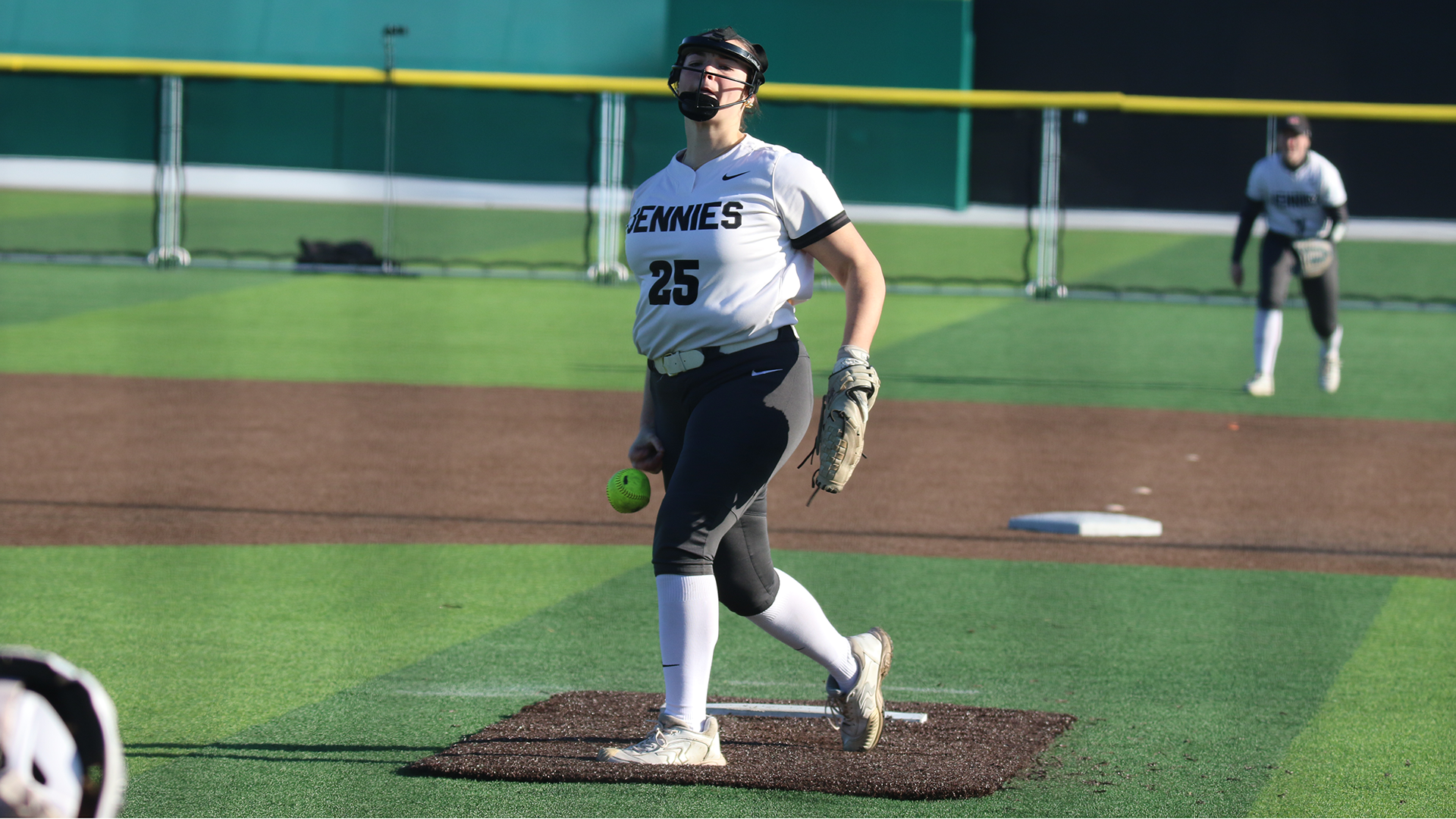 Andi Siebeneck pitching at Lonestar D2 College Classic