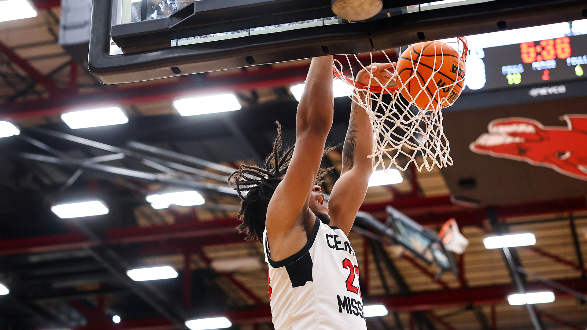Kyree Polk dunk vs Washburn