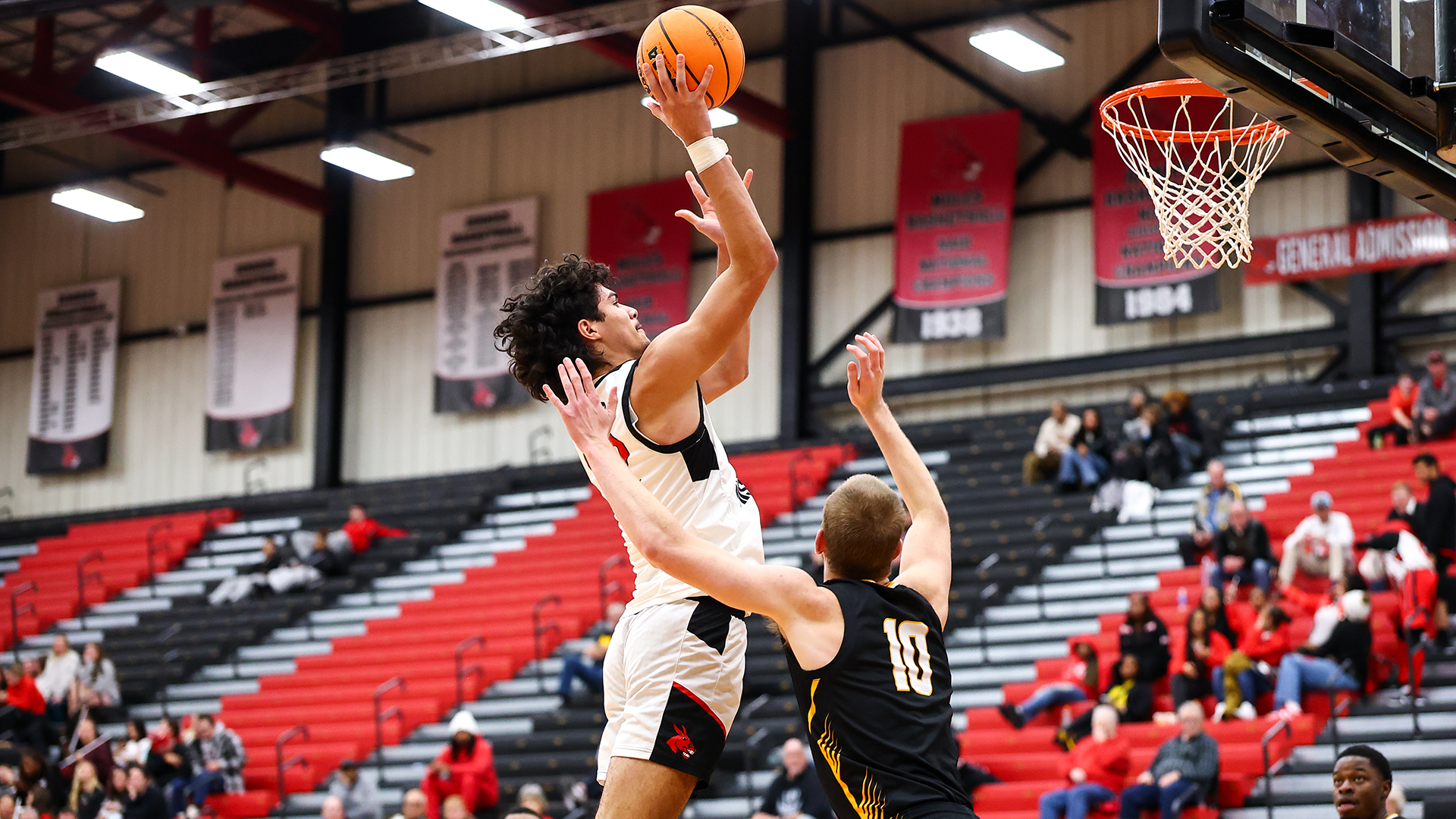 Trinell Parker floater vs FHSU