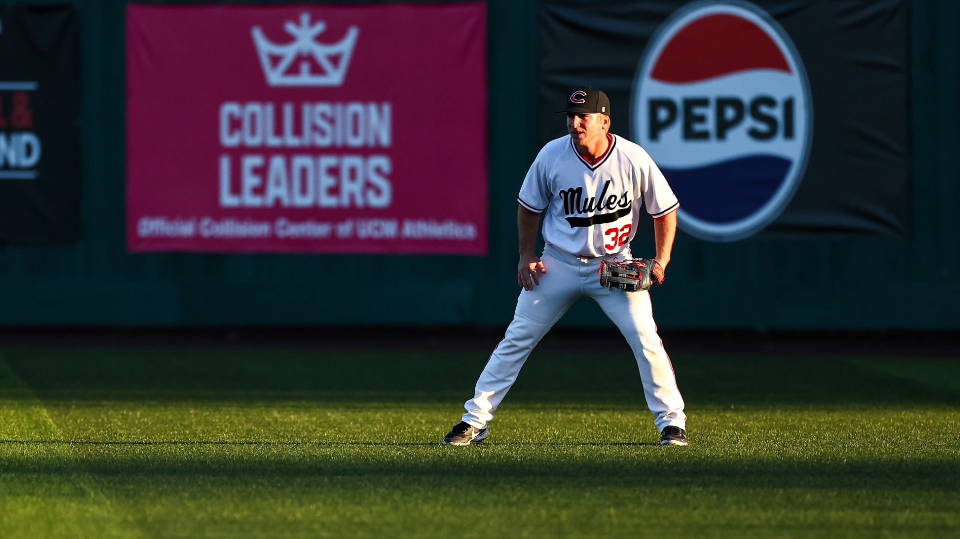 Kaiden Ashton (32) vs. Newman