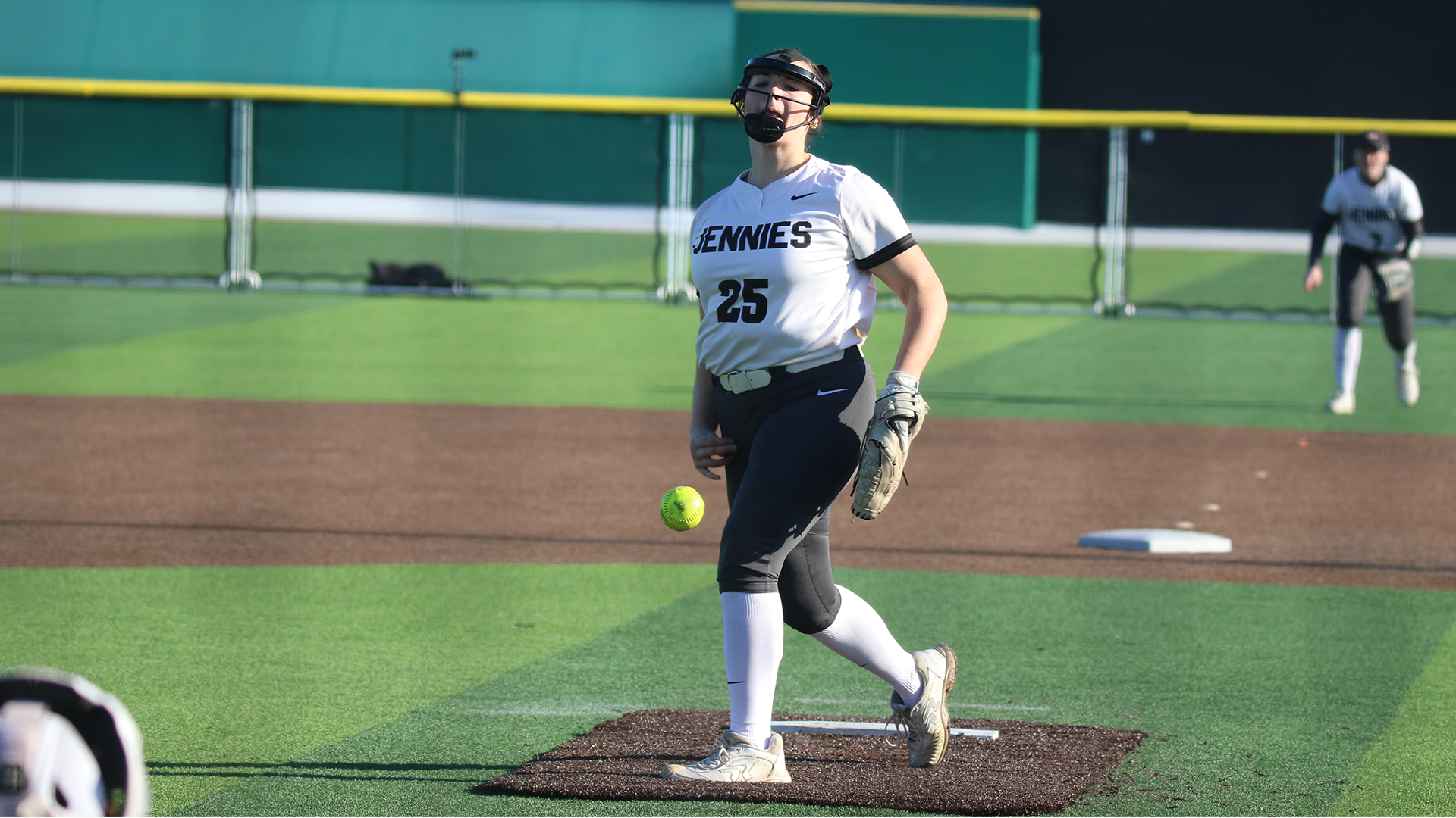 Andi Siebeneck pitching at Lonestar College Classic