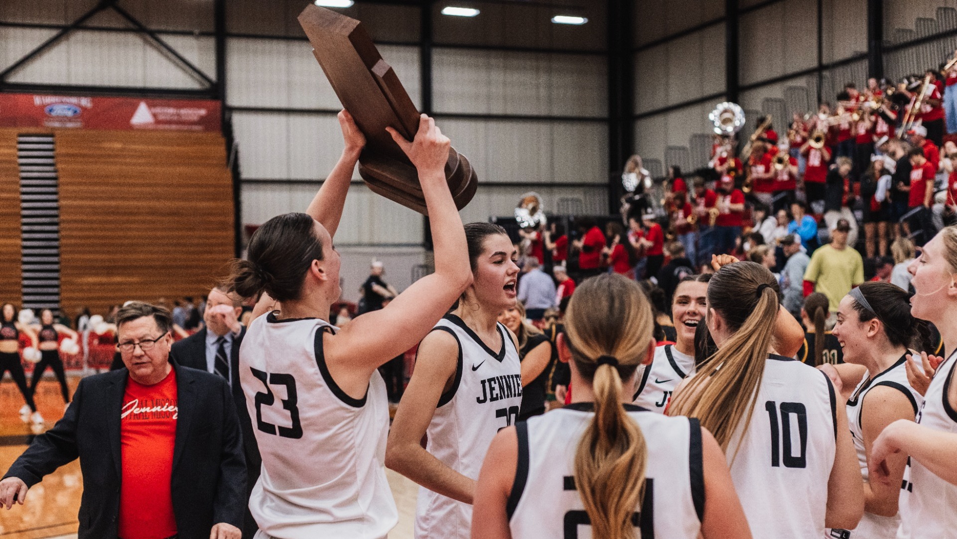 Jennies Basketball vs. Missouri Southern MIAA trophy celebration