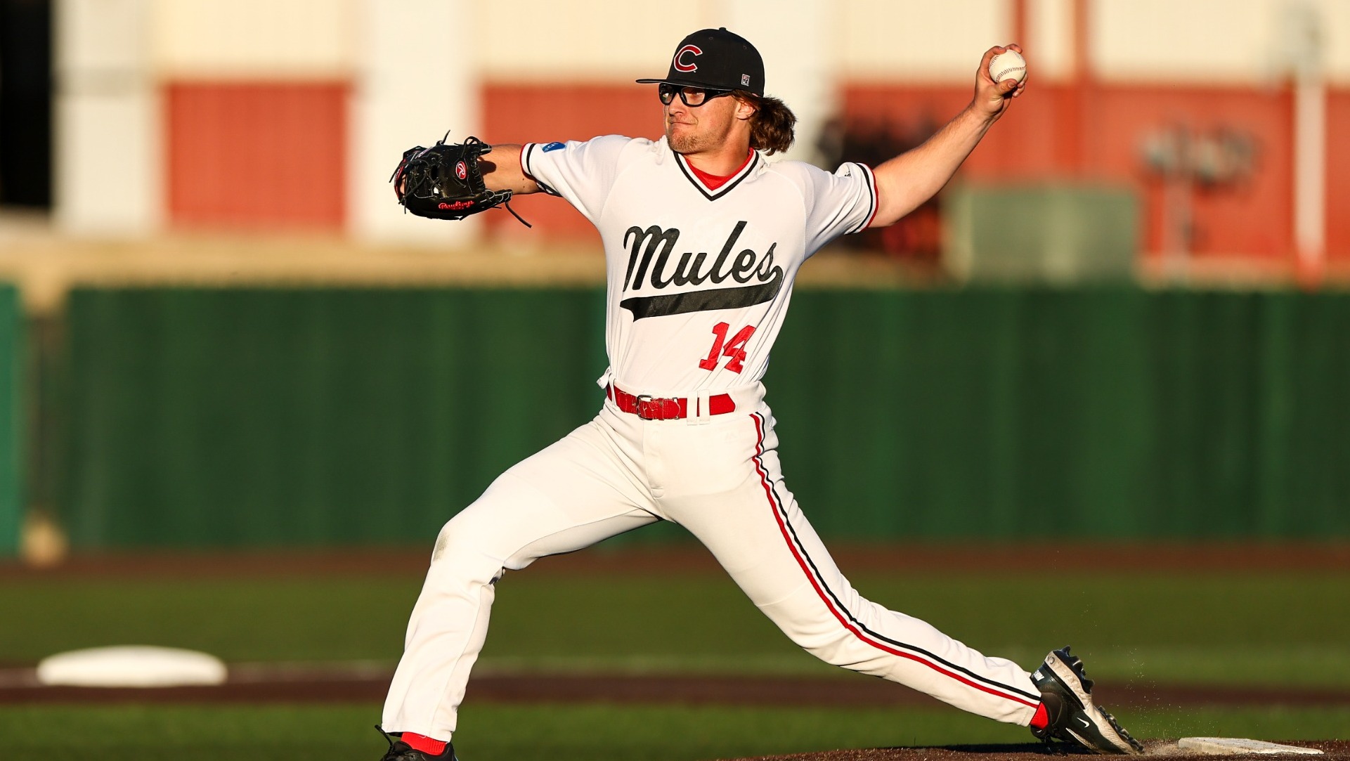 Chris Massey (14) vs. Newman