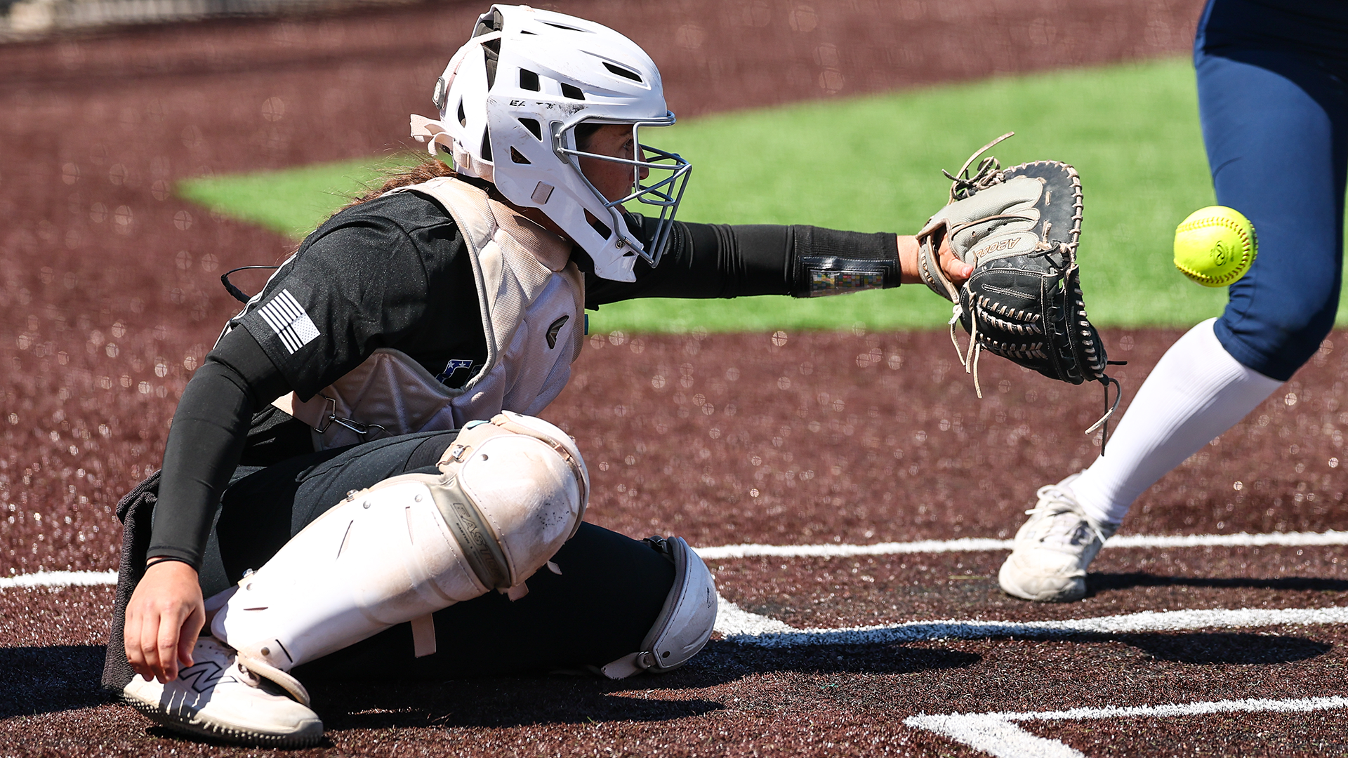 Taylor Thompson catching vs Rogers State