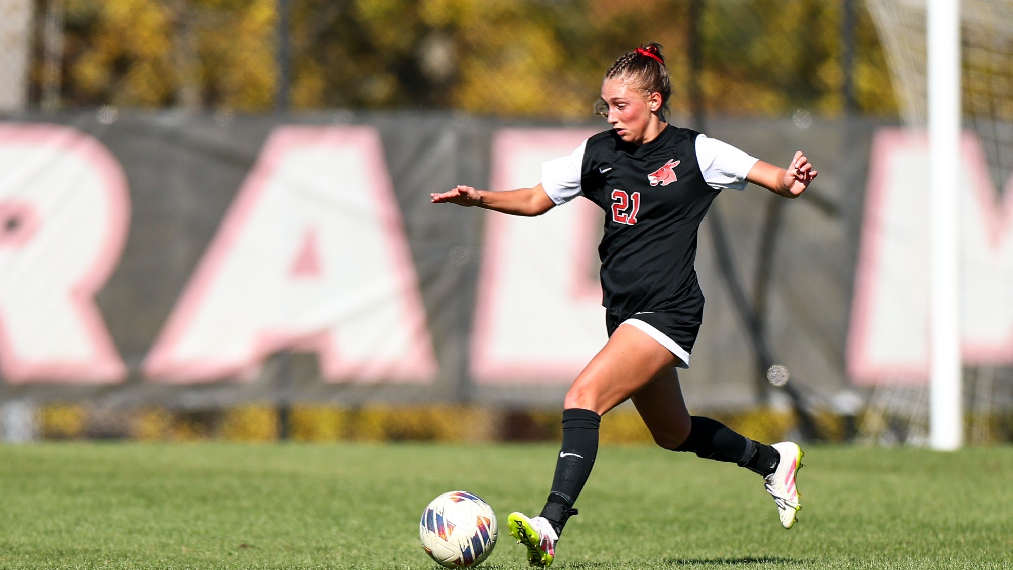 Jennies Soccer's Coryn Jespersen (21) in 2025
