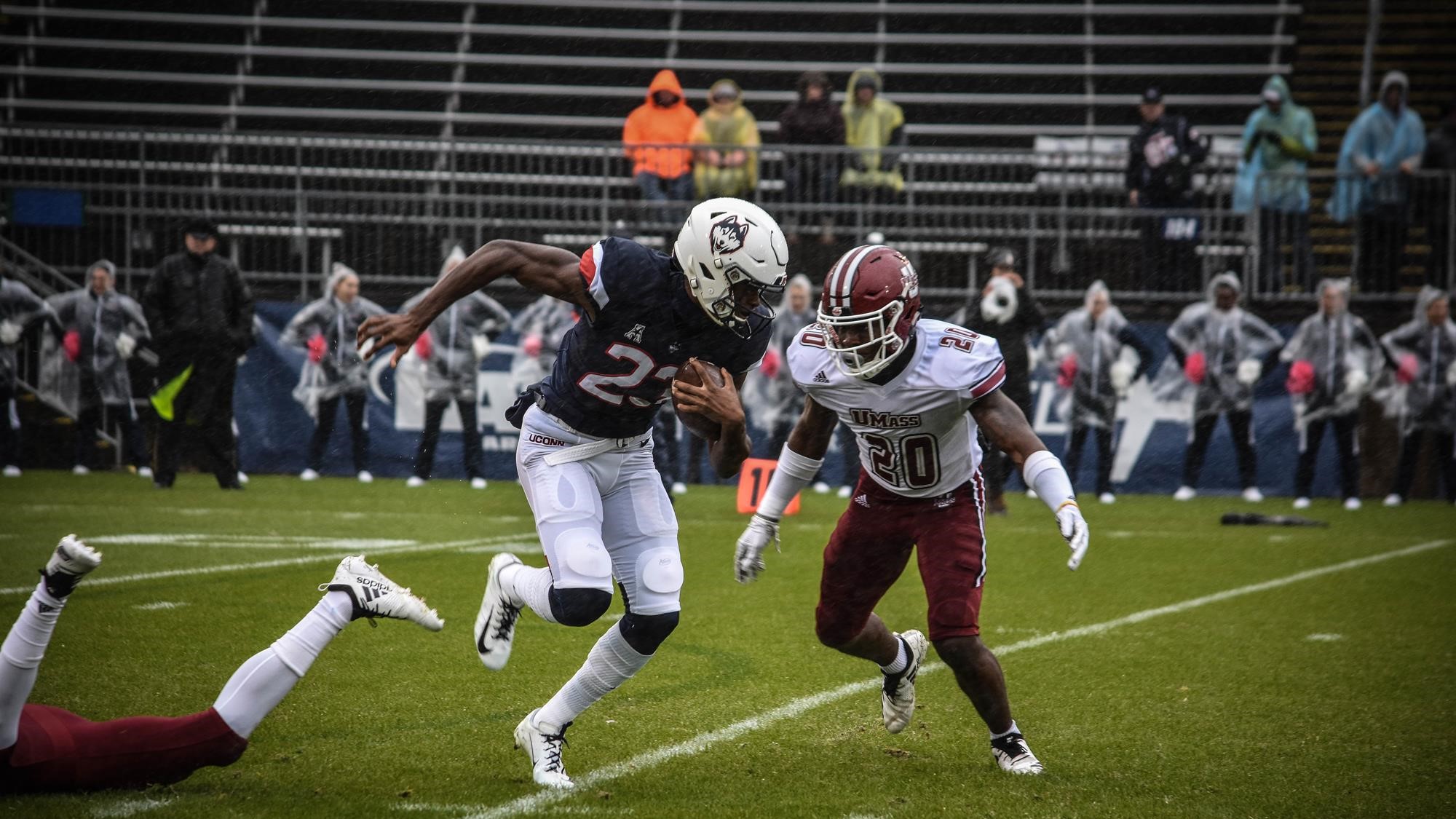 Keyion Dixon Football University of Connecticut Athletics