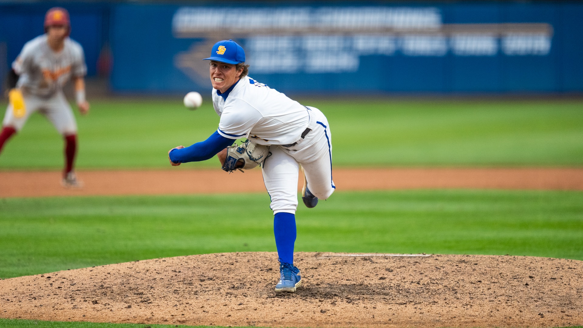Tryba delivering a pitch vs USC