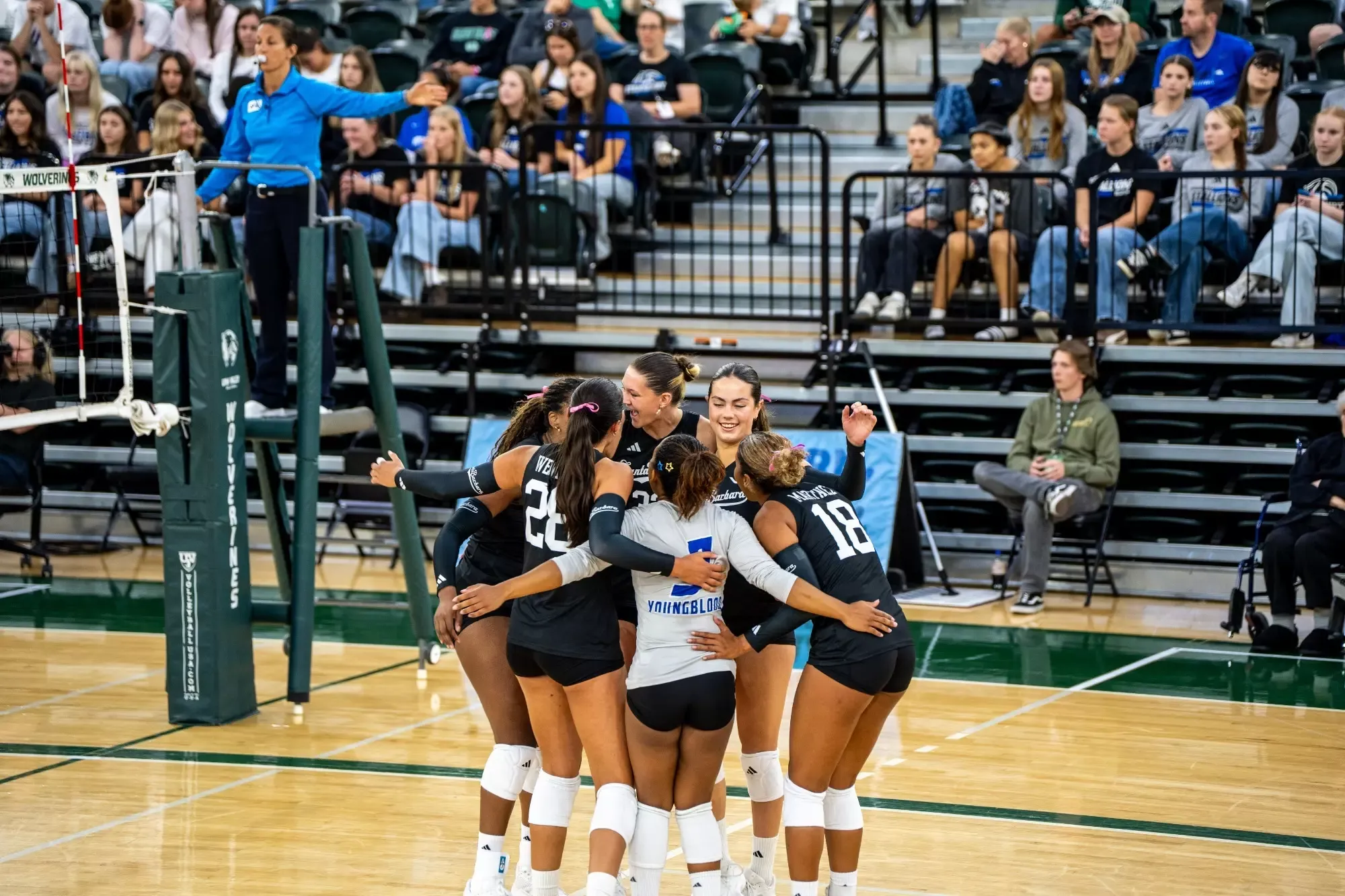 Women's Volleyball Celebrates at Utah Valley