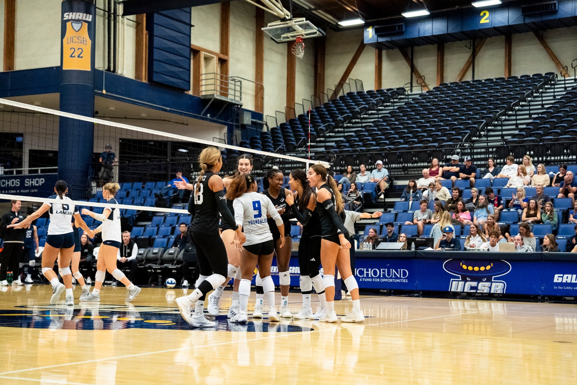 Gauchos celebrate first set win over the Lancers