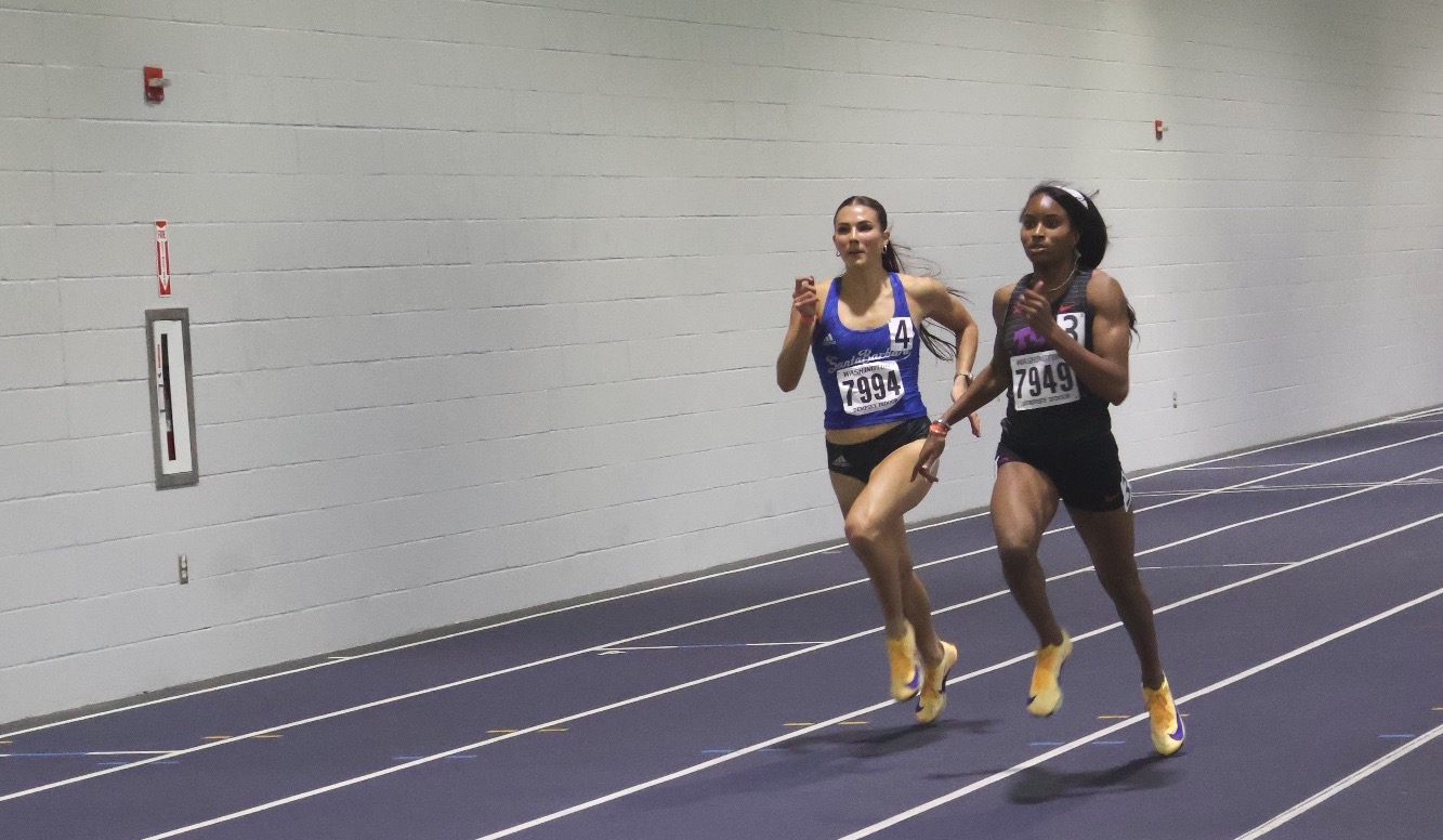 Mia Shepard races the 400m