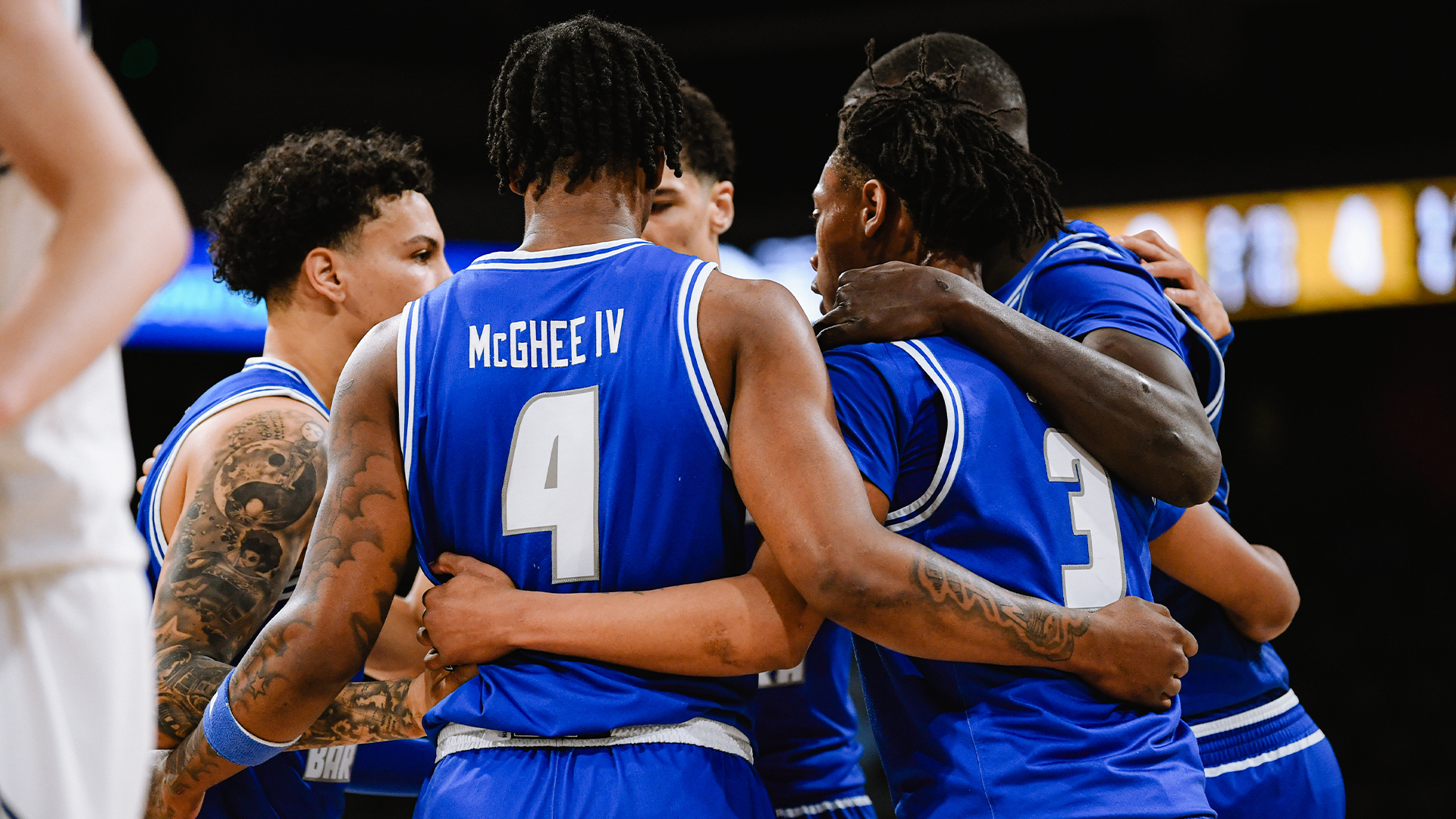team huddle vs uc davis