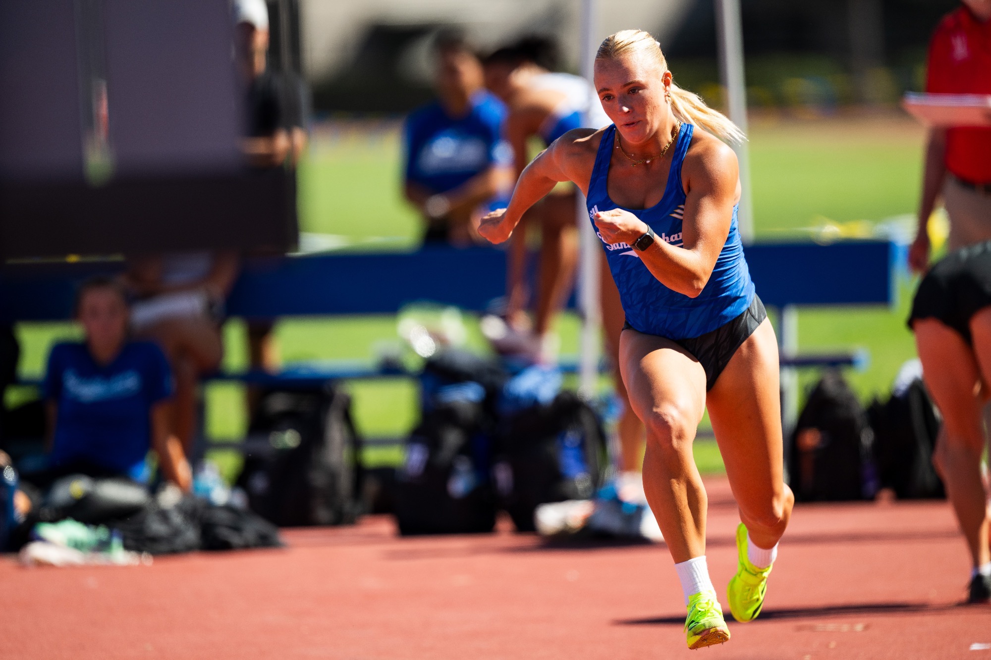 Jessica Mackenzie beginning her high jump approach 