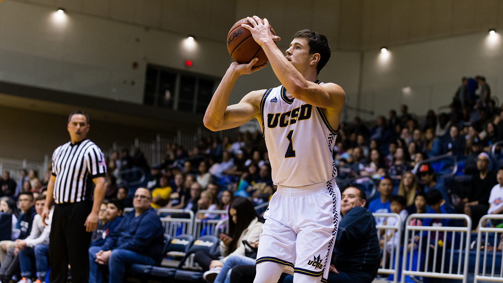 Bayne Nets 33 as UC San Diego Tops Cal State Dominguez Hills in OT - UC