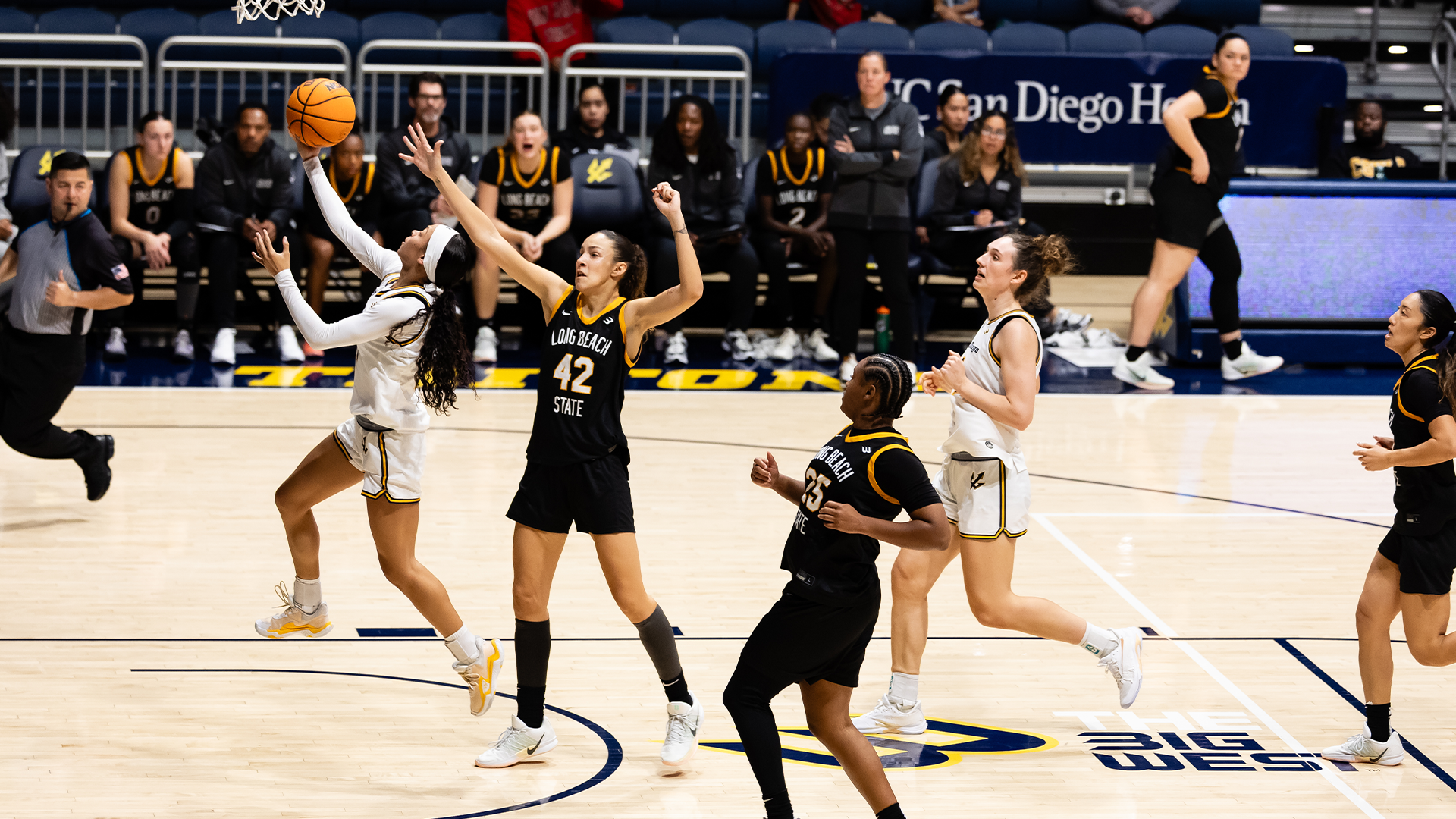 Makayla Rose vs LBSU