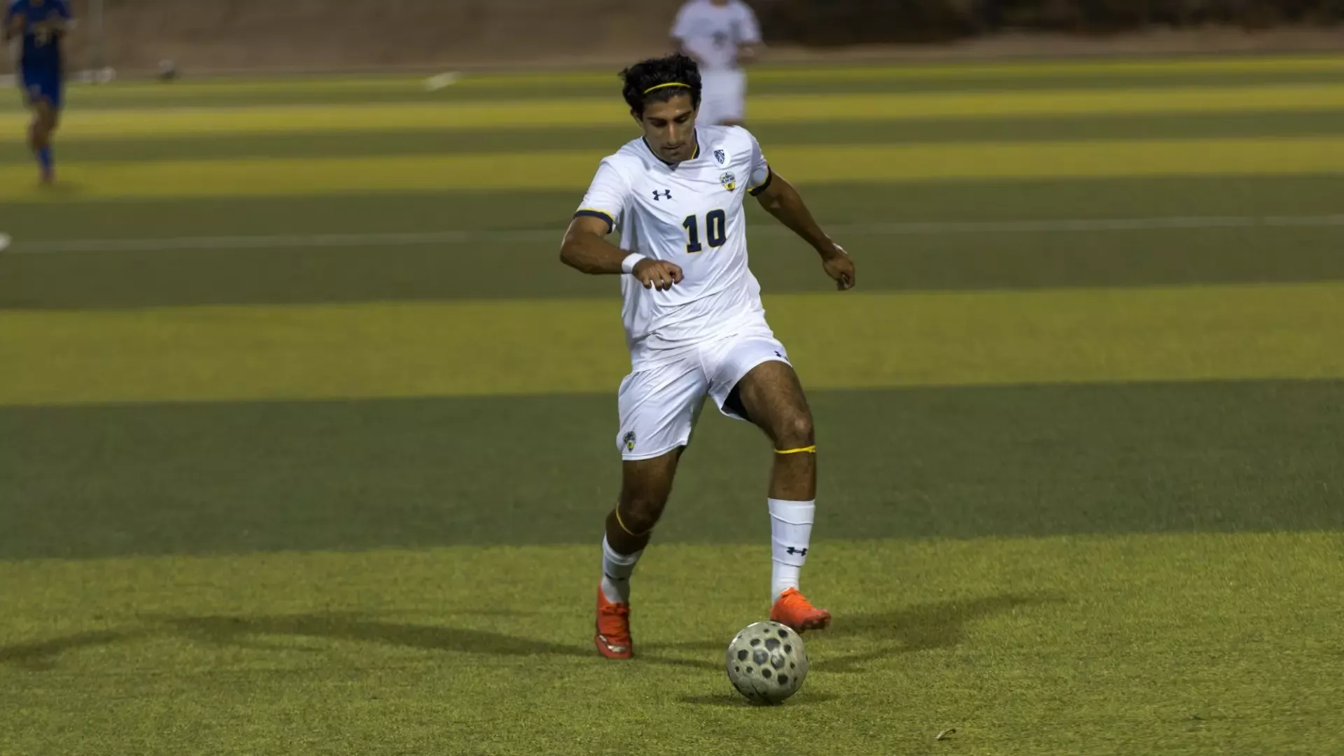Ryan Namdar dribbling