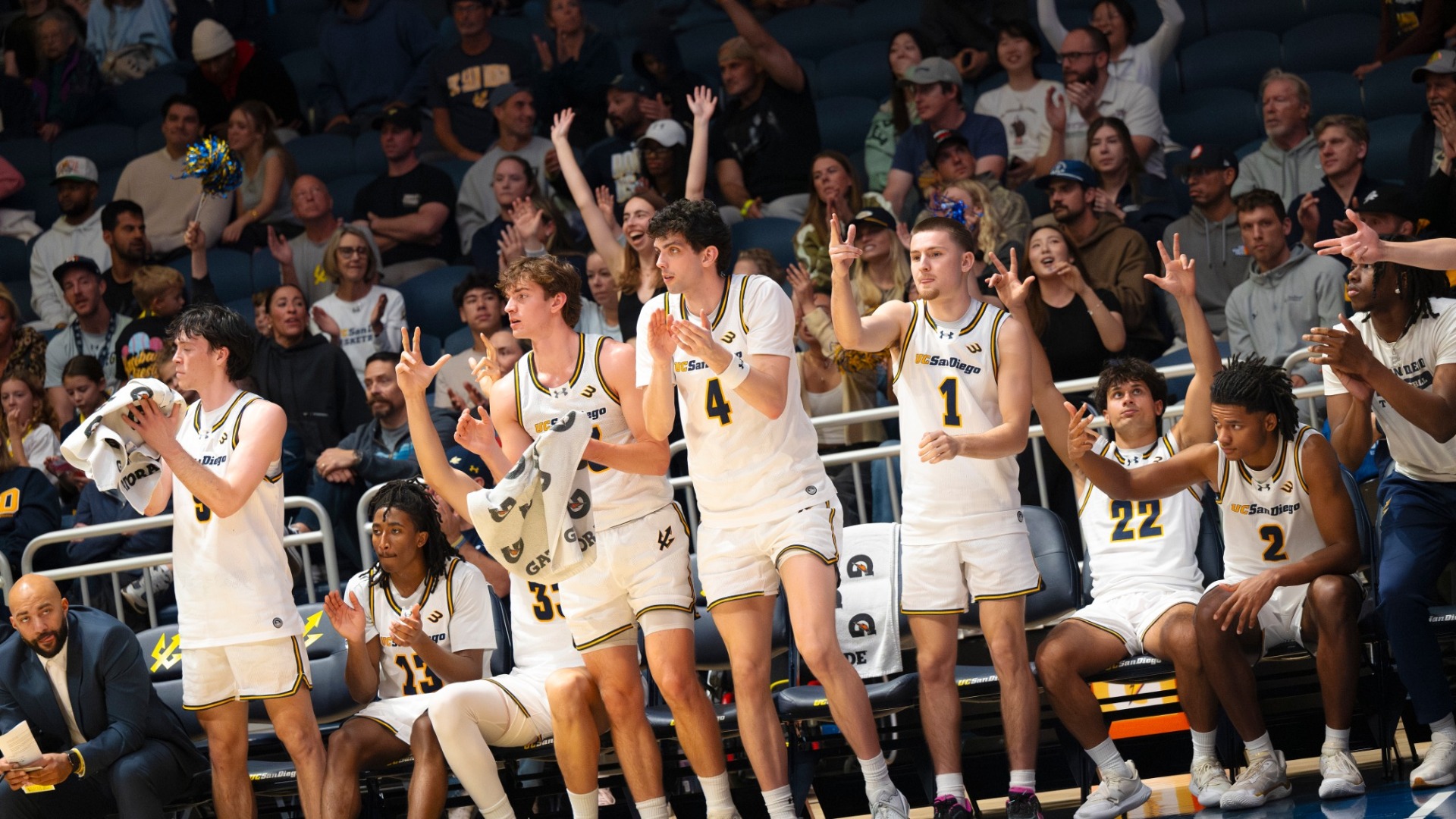 Bench Celebration MBB 2025-26