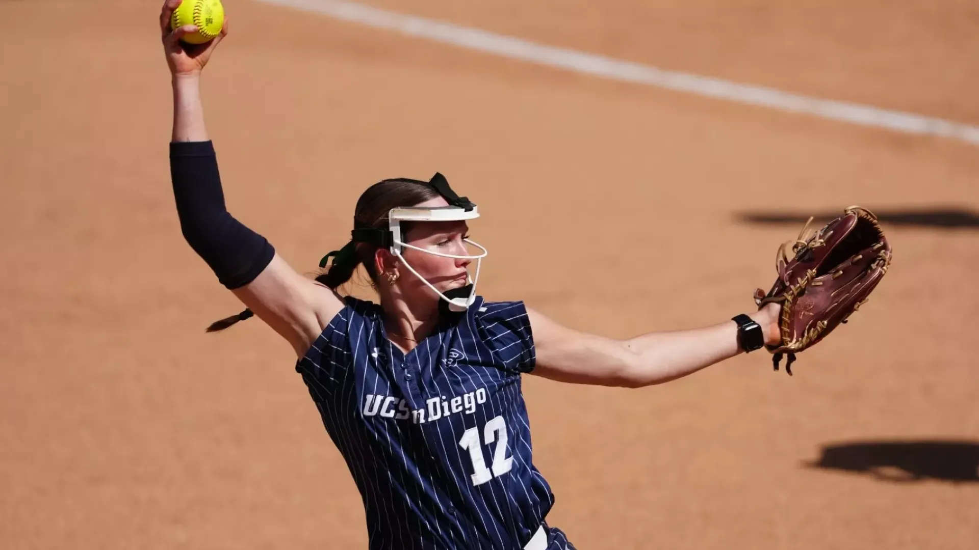 Callie Howard pitching against Hawaii
