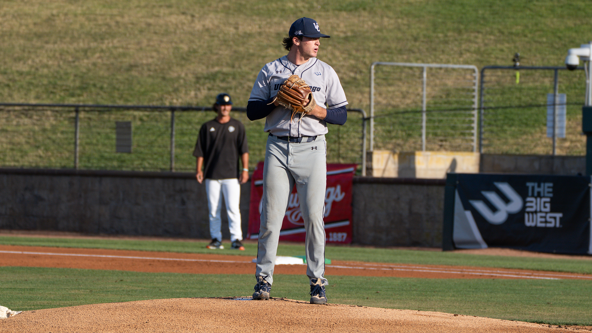 Steele Murdock in pitching stance on mound