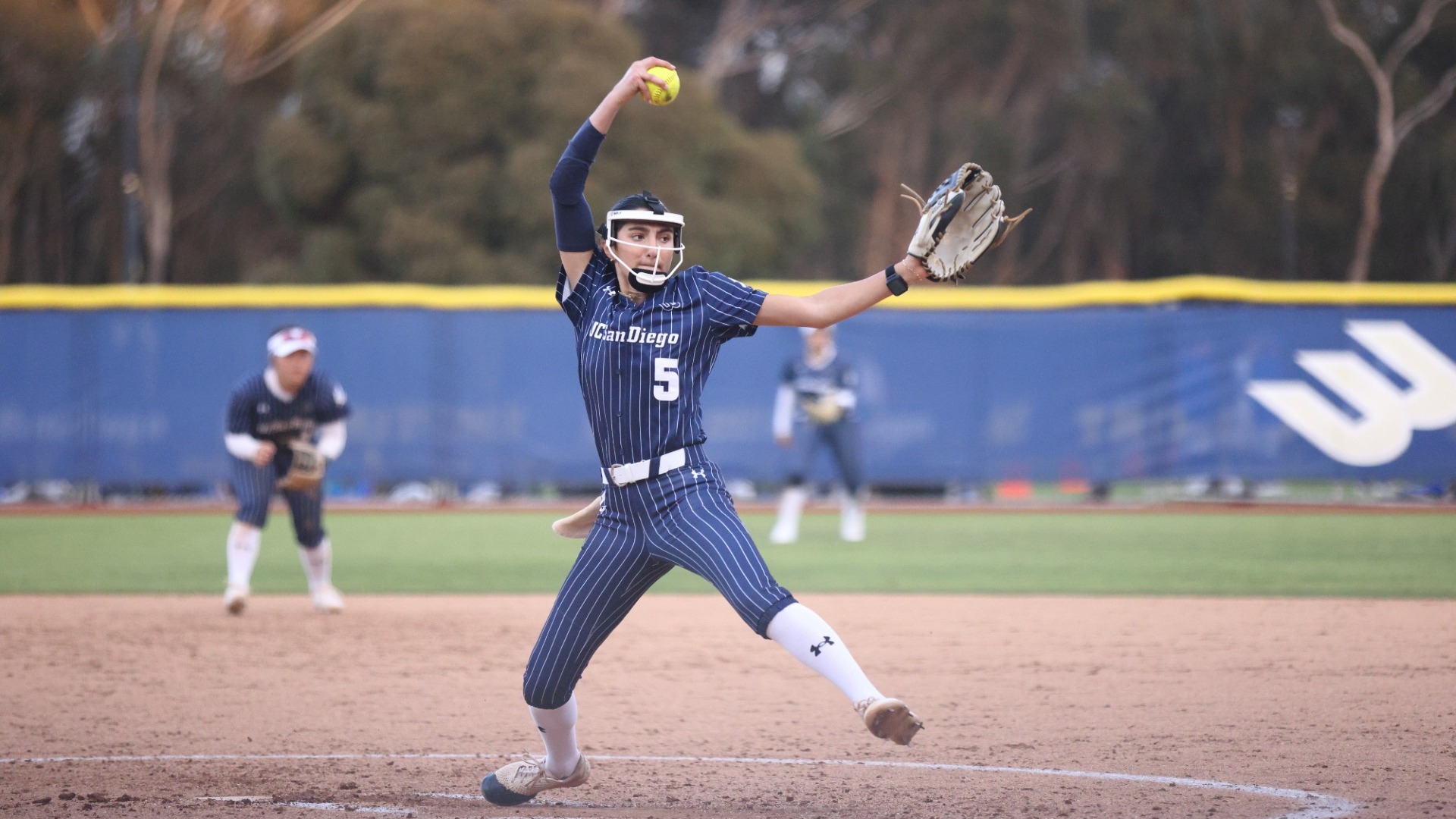 Bella Settembro pitching