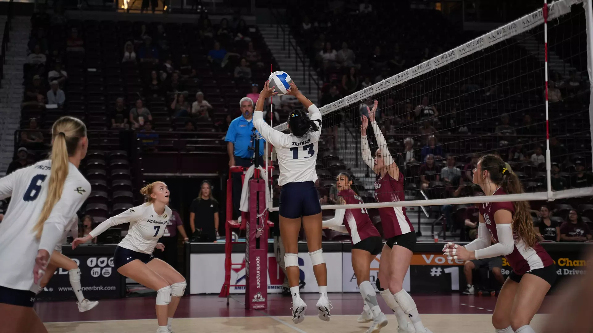 Marleena Catalan jump sets at net 