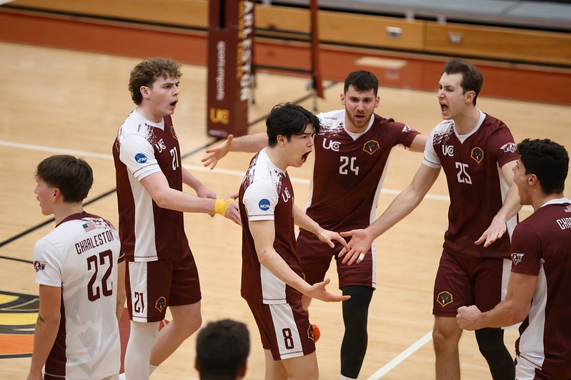 Men's Volleyball Celebration vs Daemen 