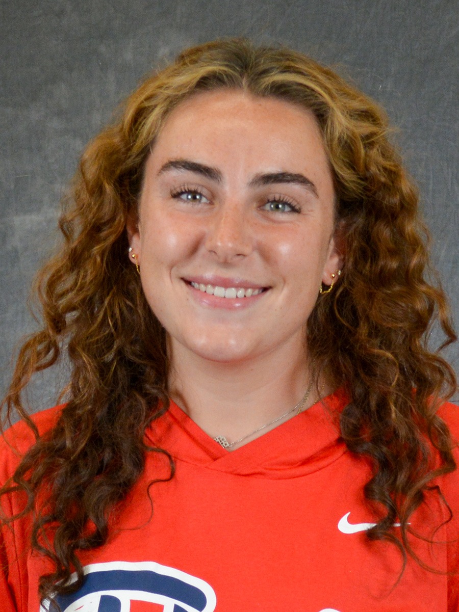 Headshot of volleyball manager Isabella Caruso
