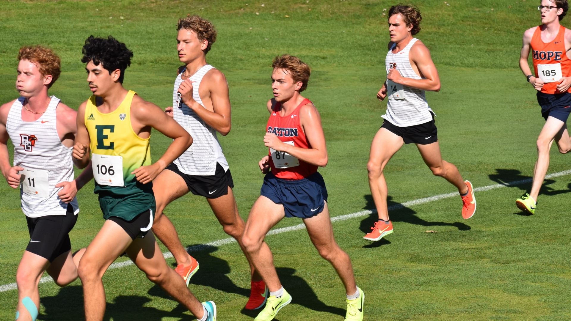 UD Cross Country runner Jameson Maynes runs amongst a group of other runners at the George Dales Invitational
