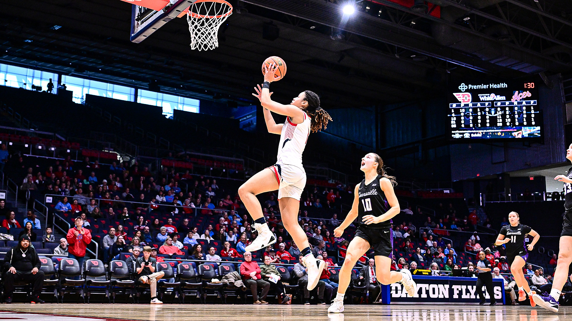 Nayo Lear driving to the basket