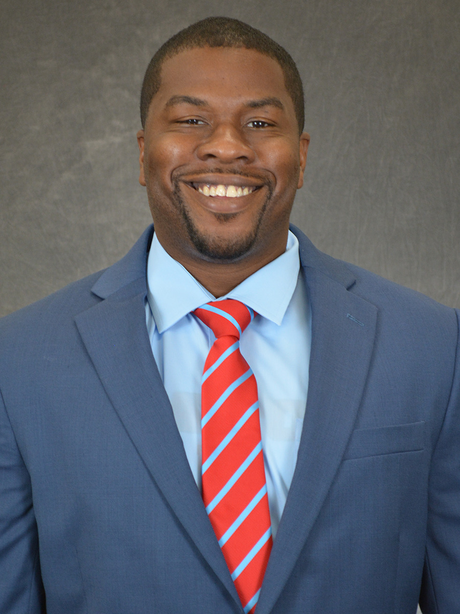 2025 football head shots - Tony Aker