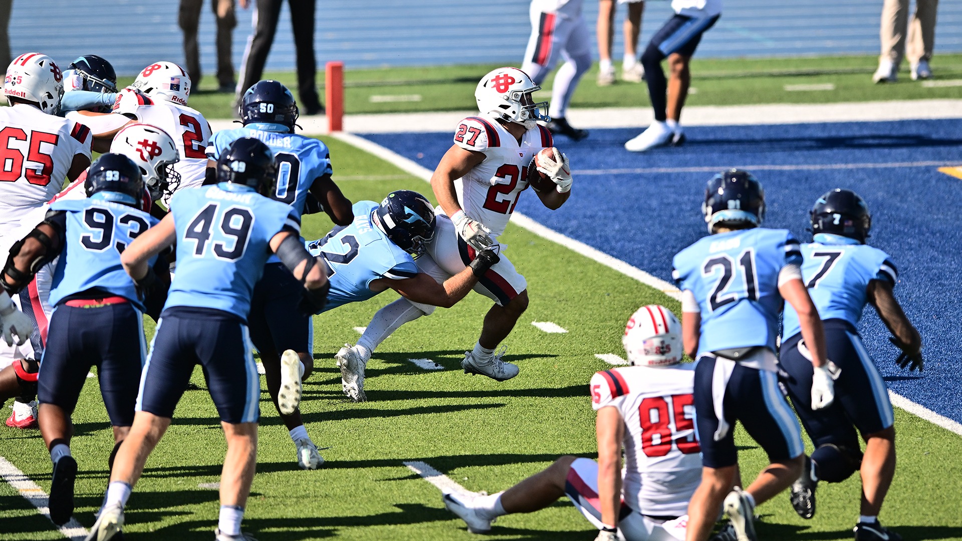 Mason Hackett rushing into the end zone