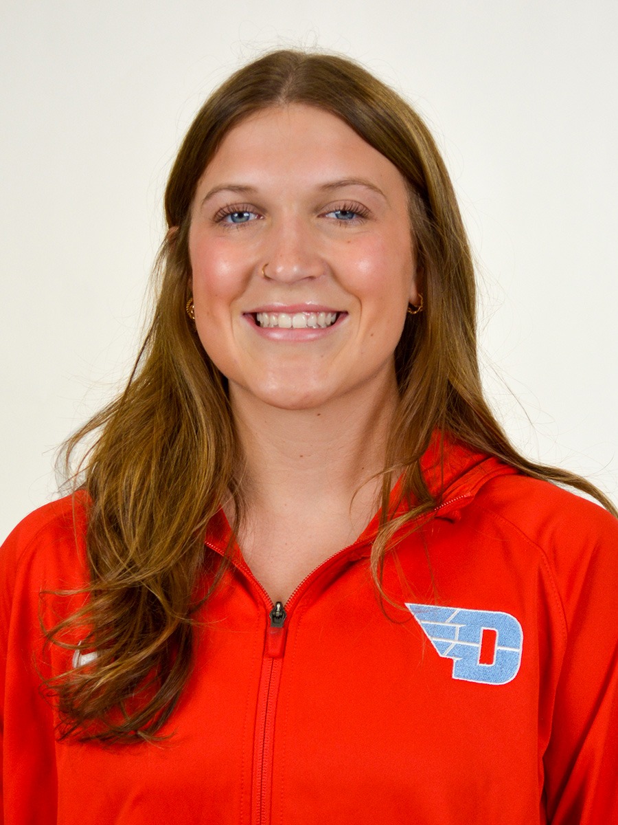 Headshot of Josie Lezon