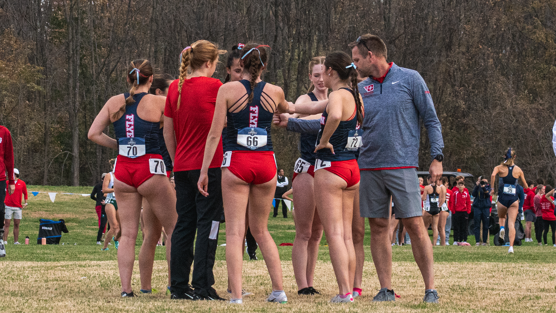 UDXC women huddle up before the NCAA Great Lakes Regional