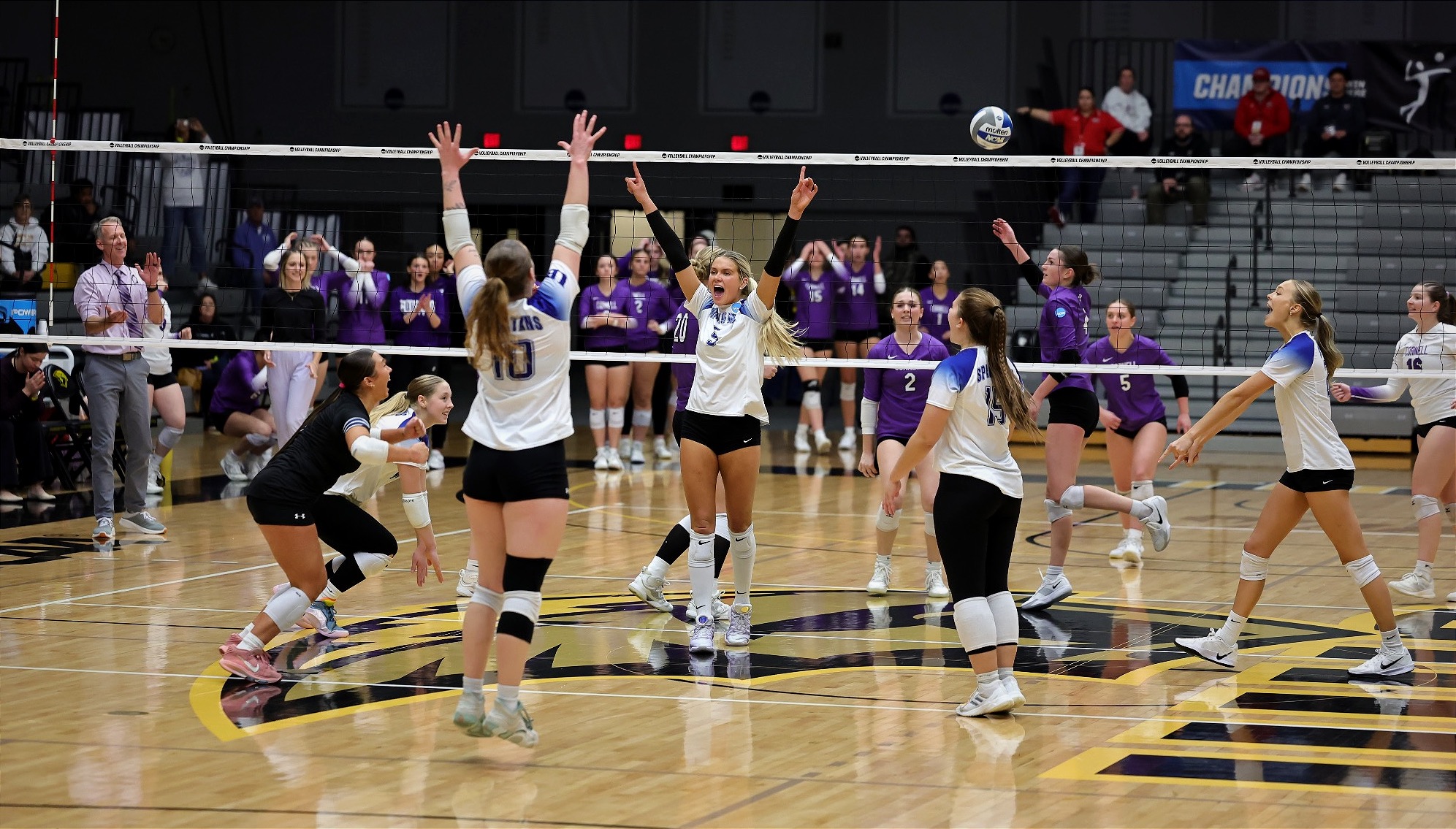 cheering_win_vs_NCAA25