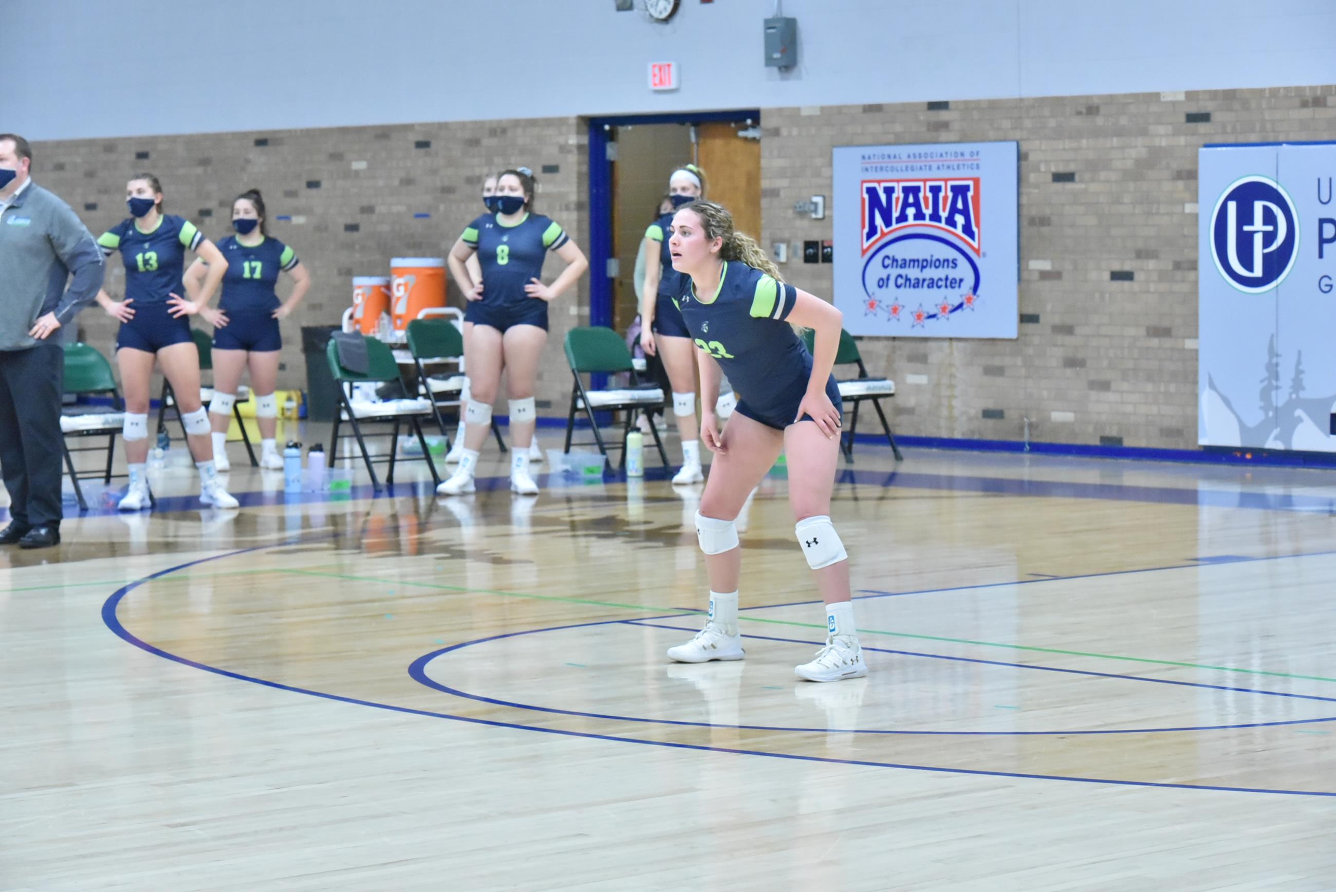 24 Argos Top 18 Battlin' Bears in Thrilling Five Set Match