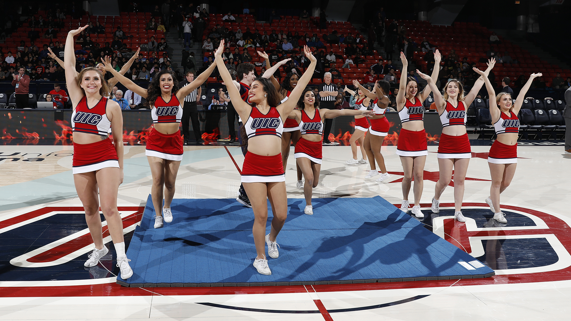 UIC Cheer Team