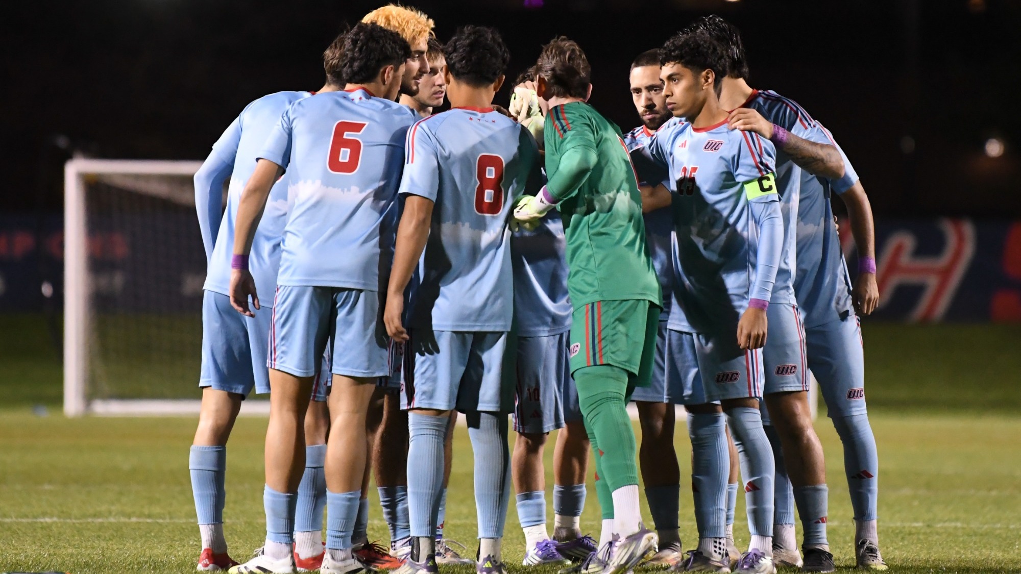 Team_huddle_NIU_102525