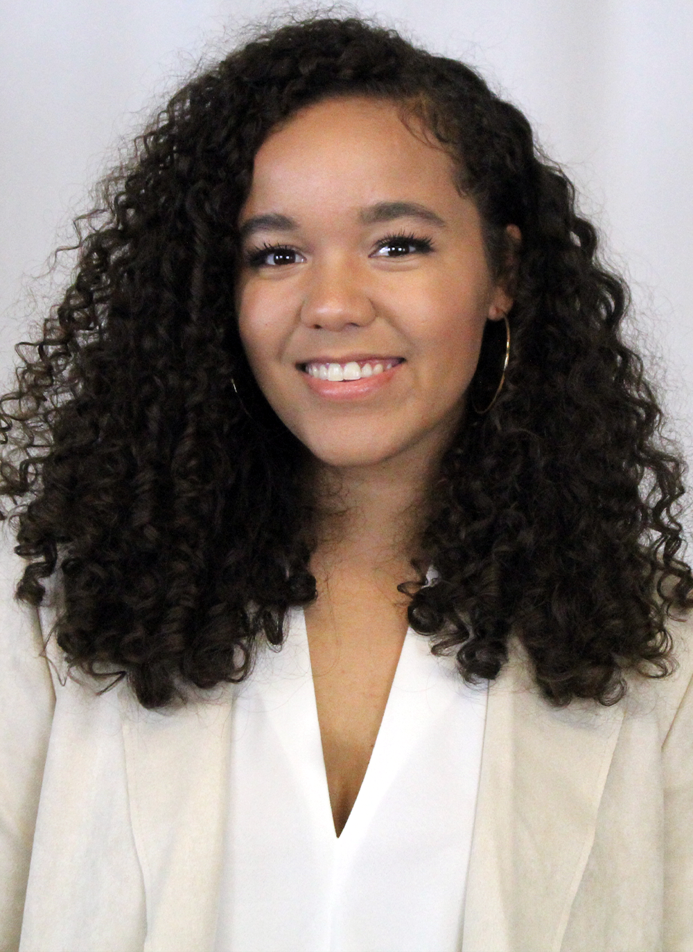 Michaela Gibbons Headshot