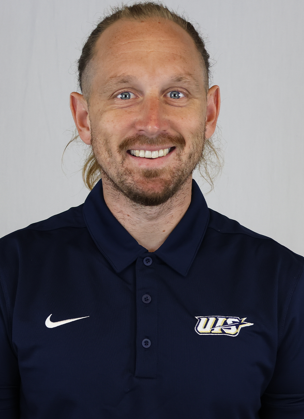 Jake Edwards headshot