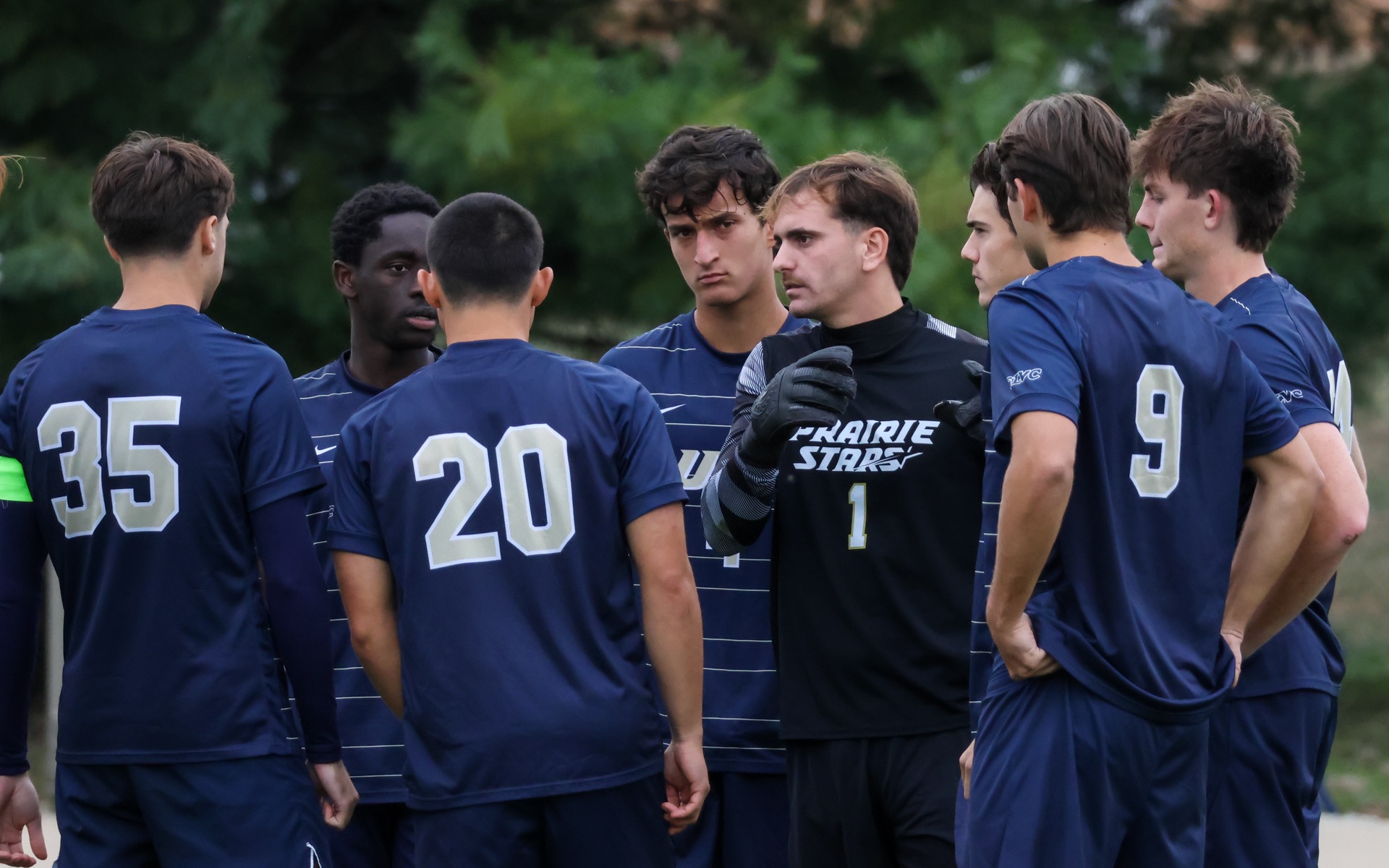 UIS men's soccer huddle at half time